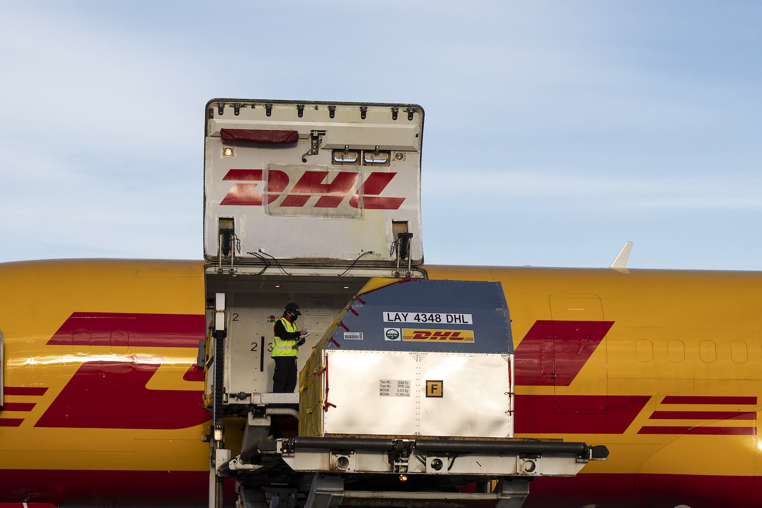 Transporte de carga a 2 °C: como a DHL quer dobrar operação farmacêutica no Brasil