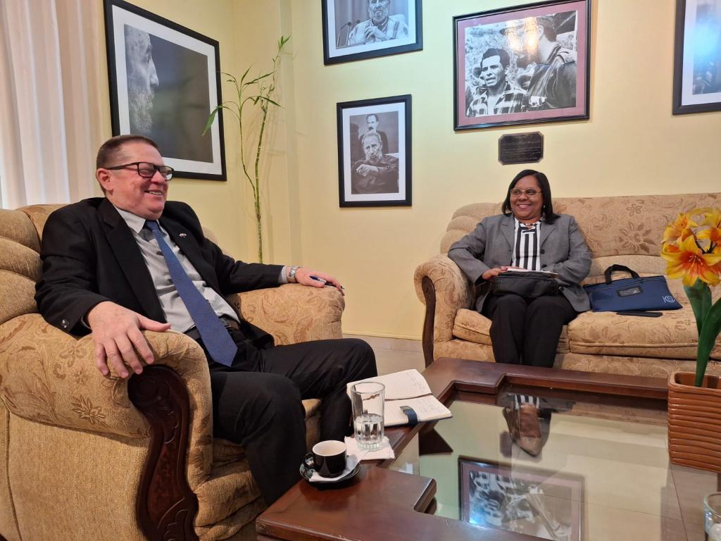 Ecuador declara como persona ‘non grata’ al embajador de Cuba y le da 48 horas para irse