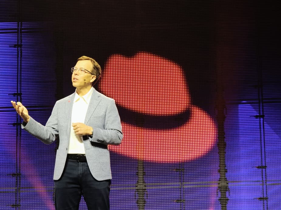 ‘Adoção de IA não é opcional’, diz CEO da Red Hat, empresa da IBM que fatura US$ 7 bi