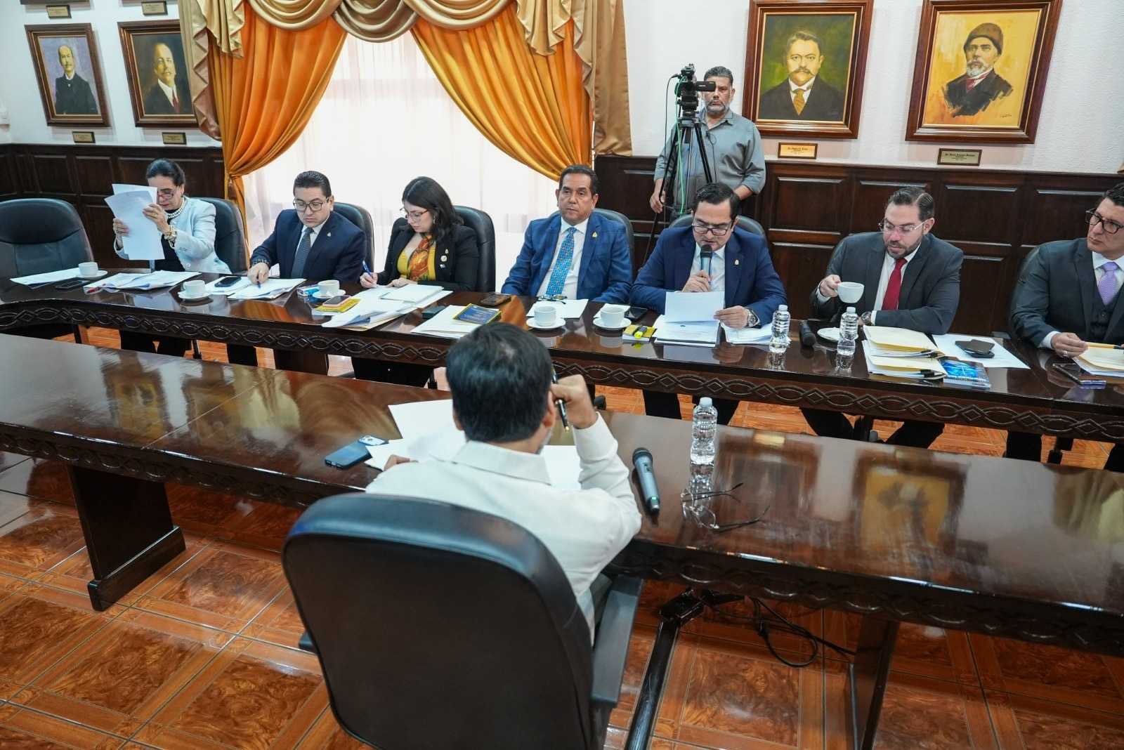 Honduras destituye al fiscal general y acepta la renuncia de la presidenta de la Corte Suprema