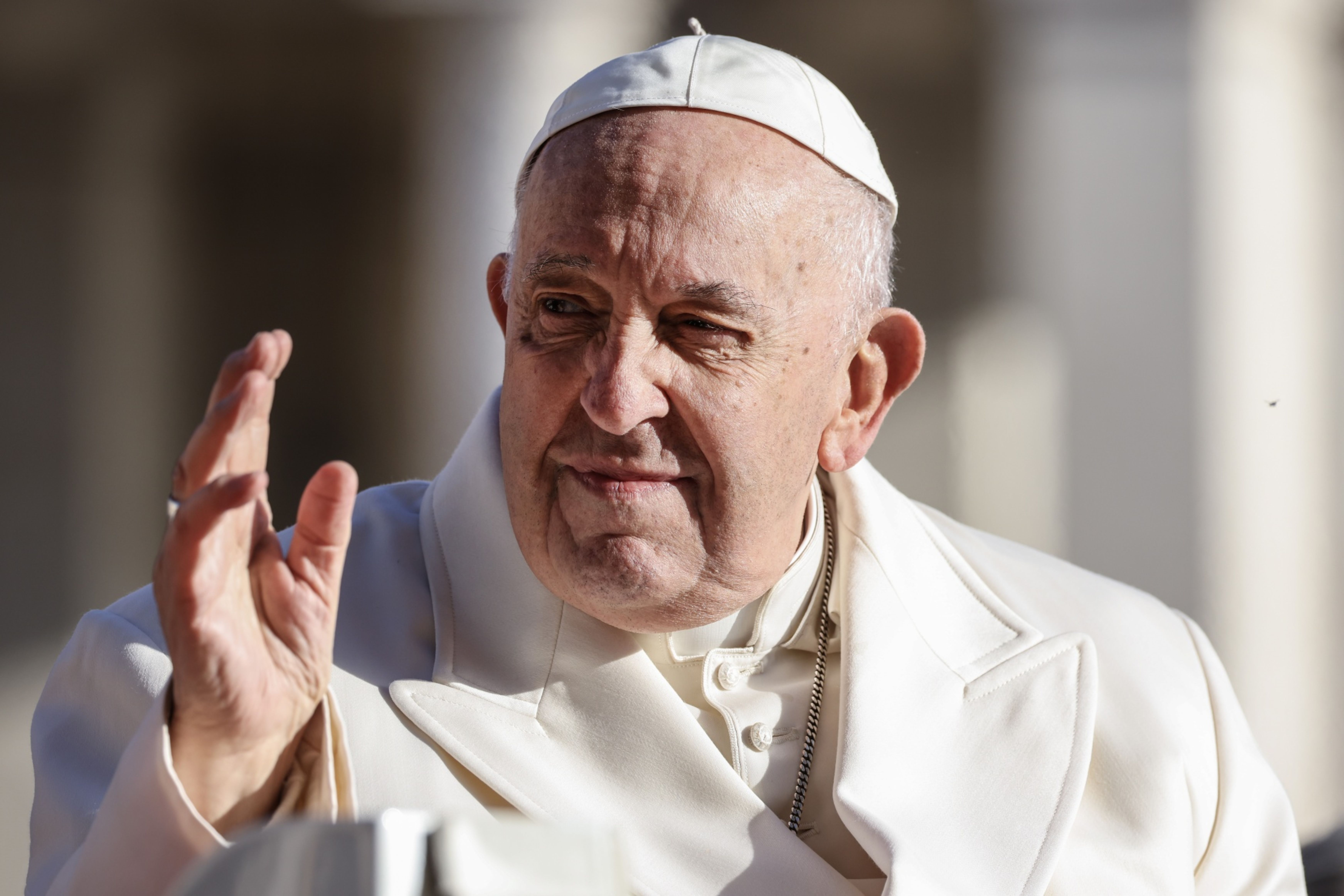 Papa Francisco recebe alta de hospital: Ainda estou vivo