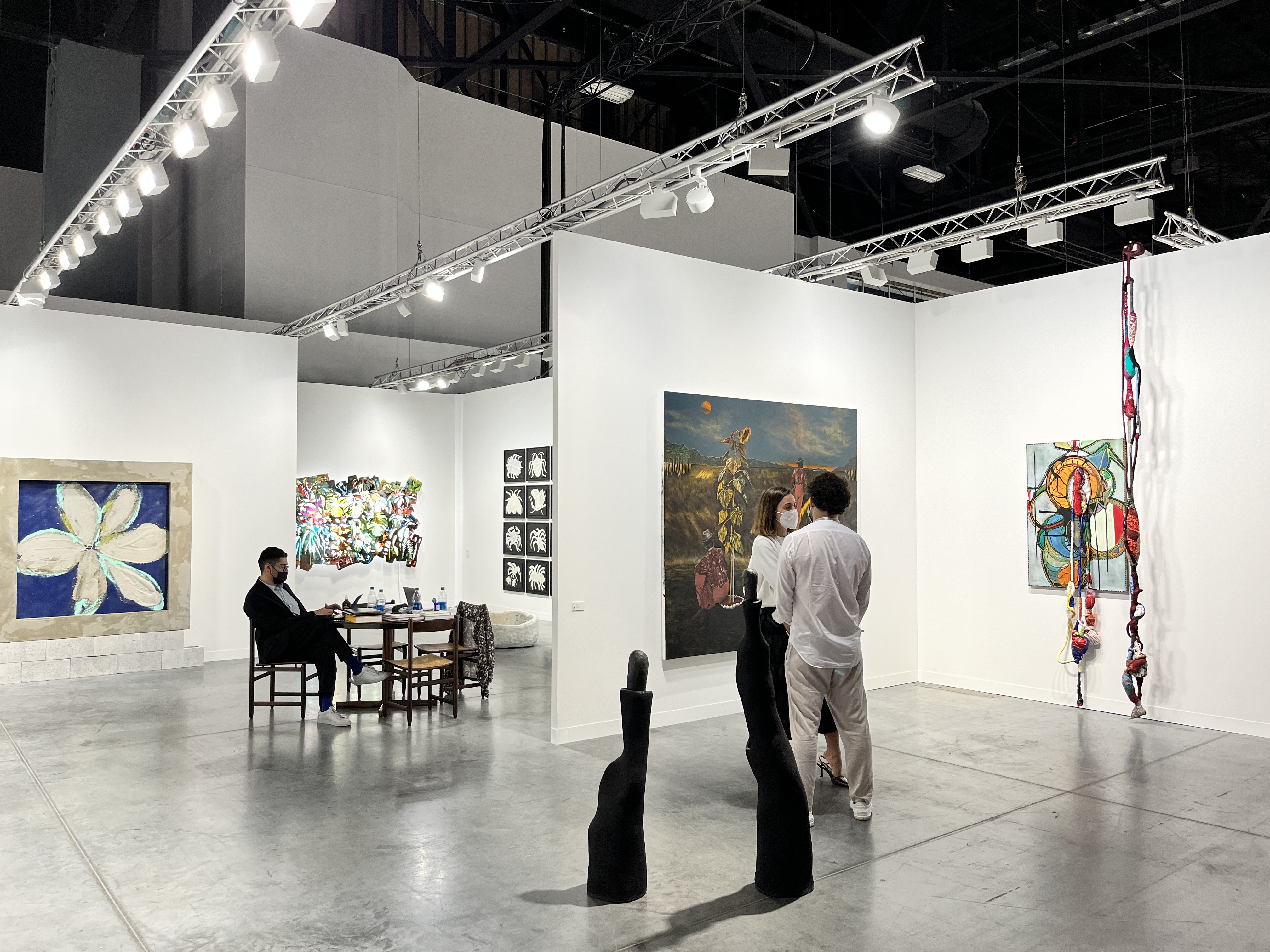 Art Basel Miami Beach Sales Heat Up Despite Current Crypto Winter -  Bloomberg