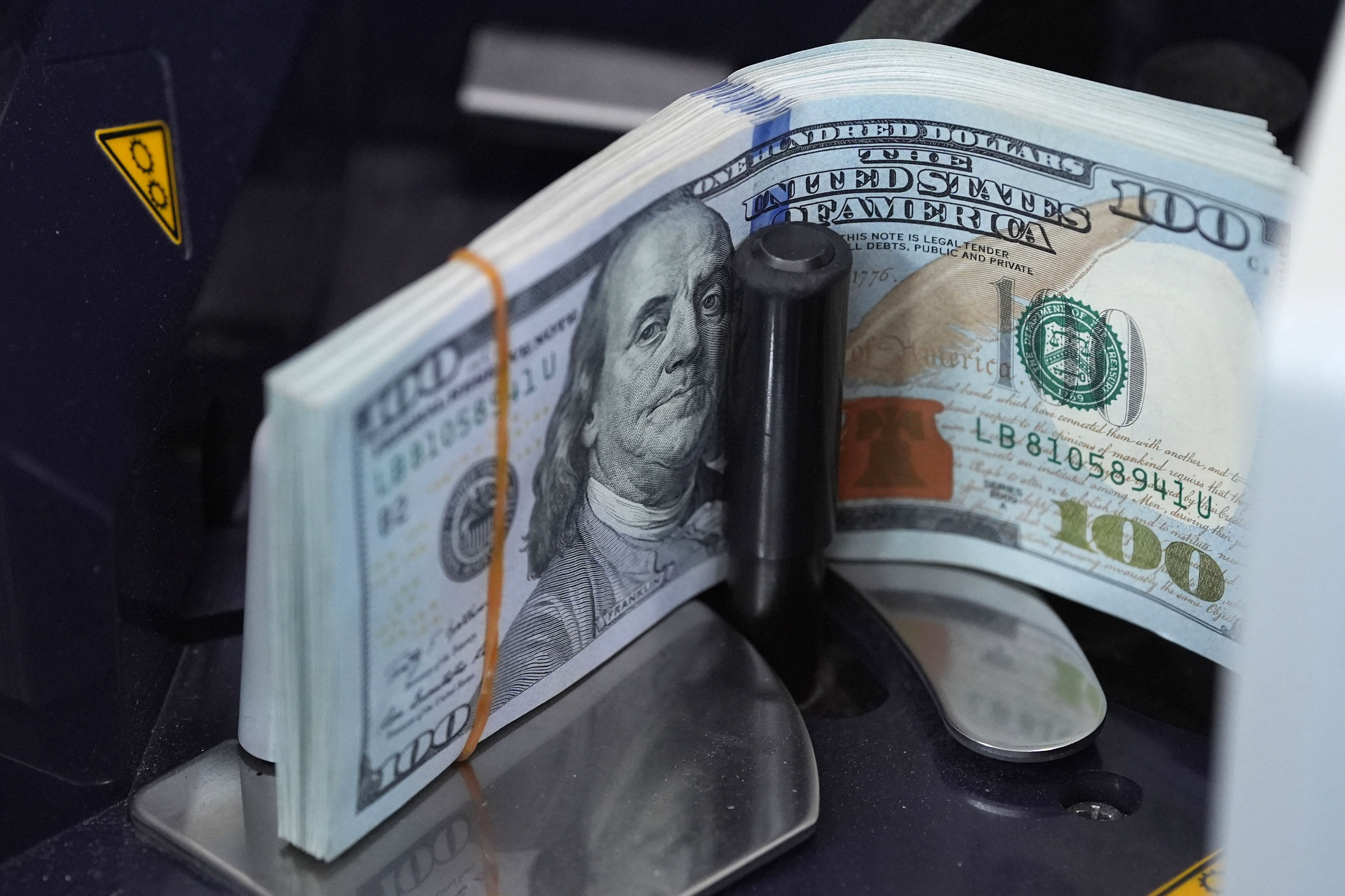 Ibovespa e dólar recuam com incerteza em torno da guerra no Irã