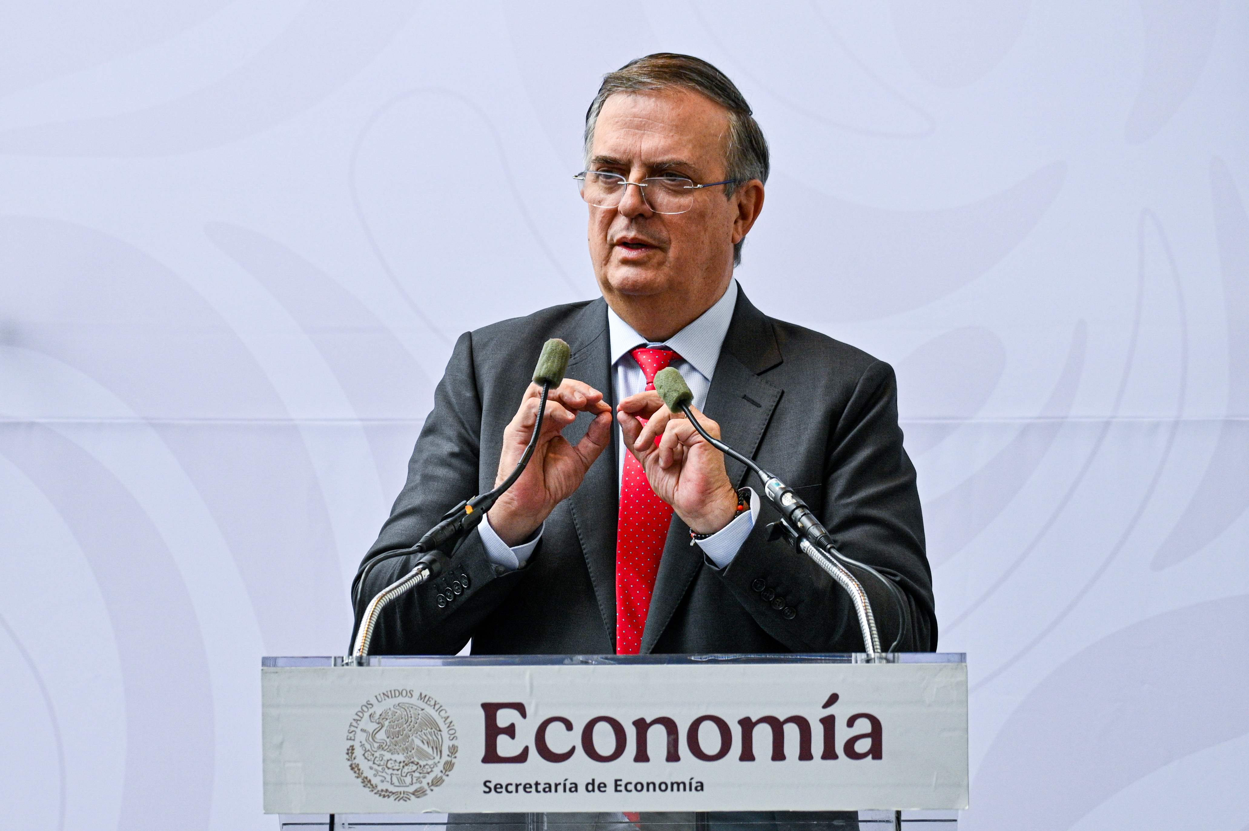 Tensión entre EE.UU. y Canadá no le favorece a México, dice secretario Ebrard