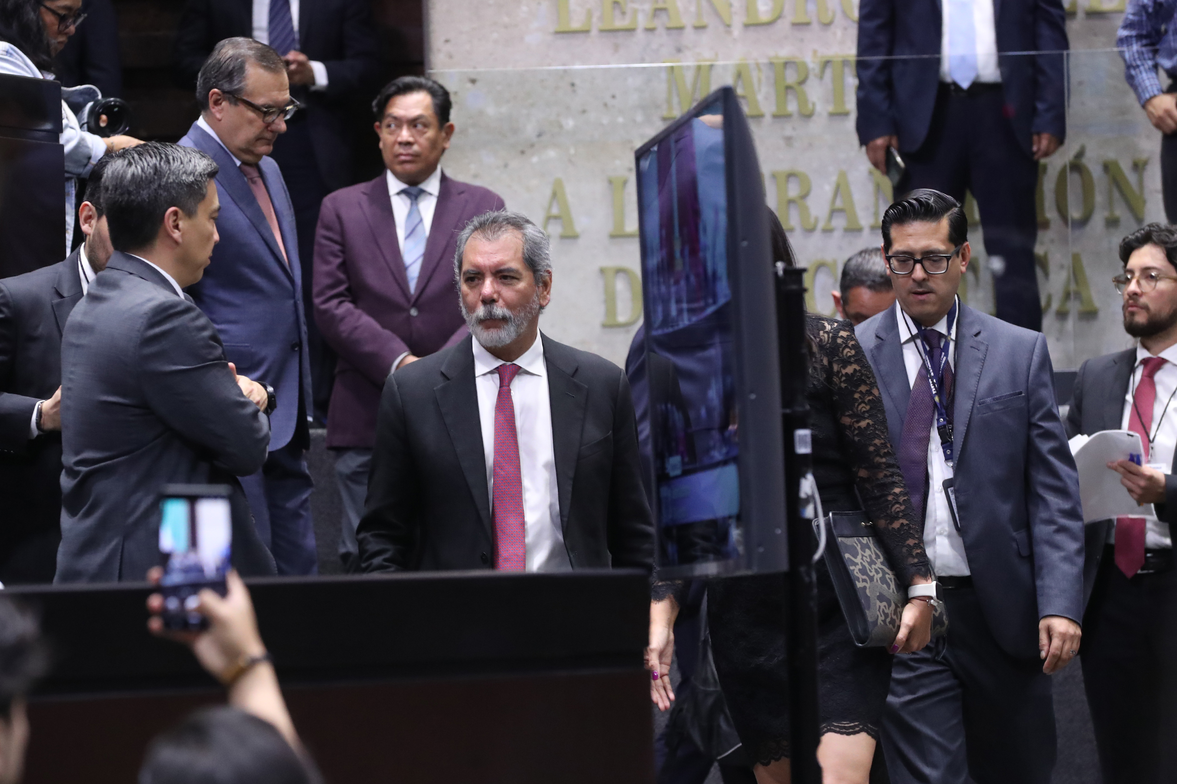 Hacienda ve “manejable” nivel de deuda de México y tipo de cambio en línea con Paquete Económico 2027