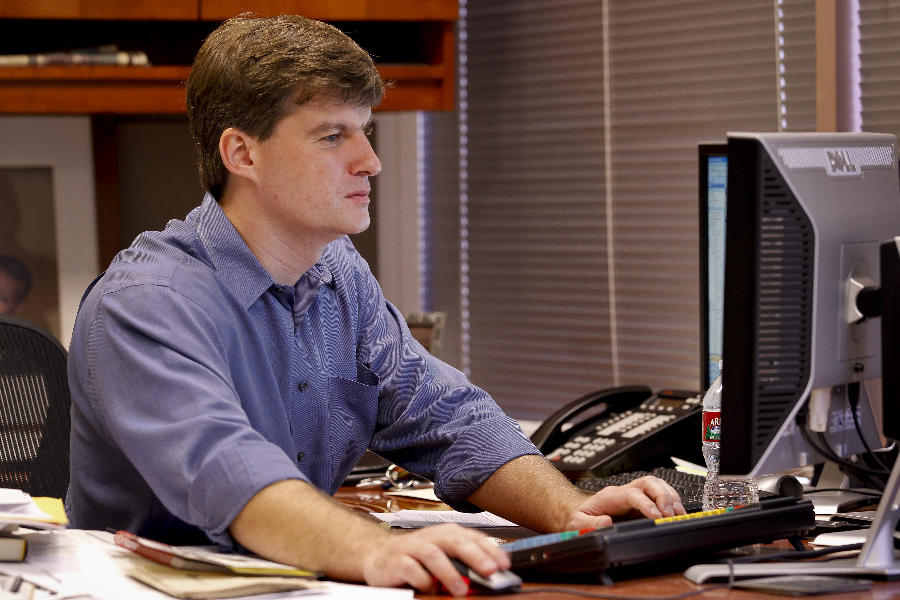 Michael Burry ve riesgos en Wall Street ante un cambio de tendencia del yen japonés Michael Burry ve riesgos en Wall Street ante un cambio de tendencia del yen japonés