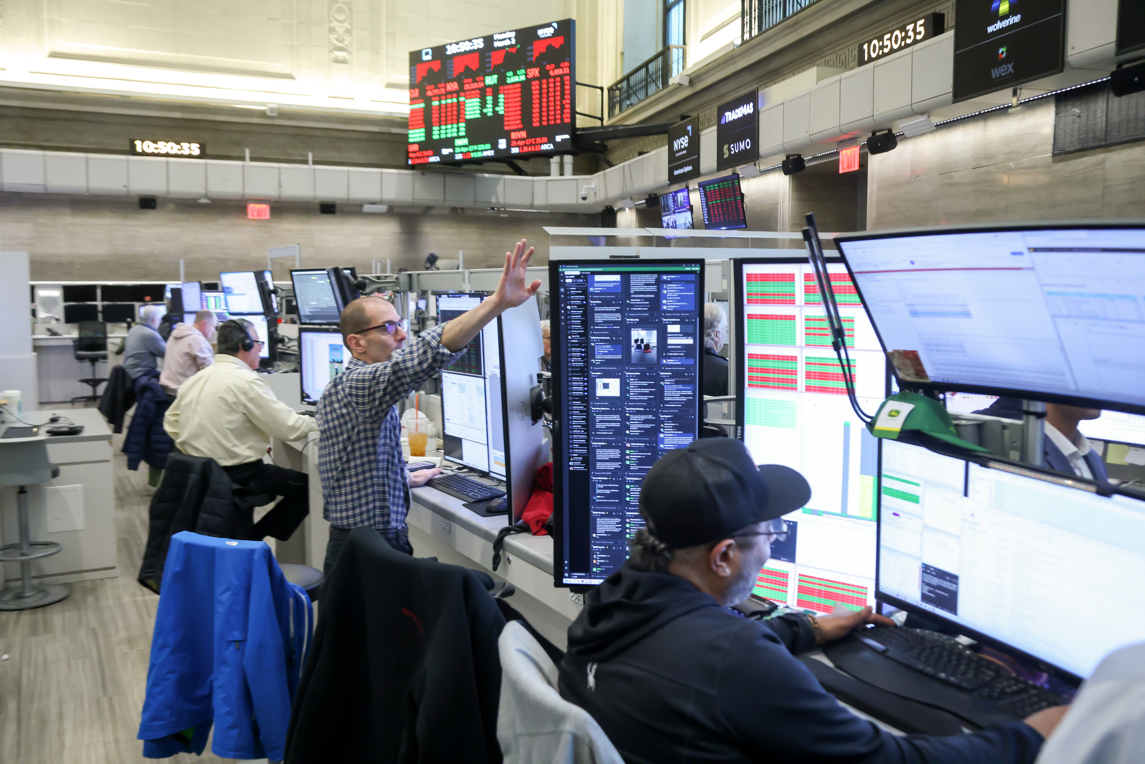 Nasdaq lidera alzas en Wall Street, mientras el petróleo oscila por conflicto en Irán Nasdaq lidera alzas en Wall Street, mientras el petróleo oscila por conflicto en Irán