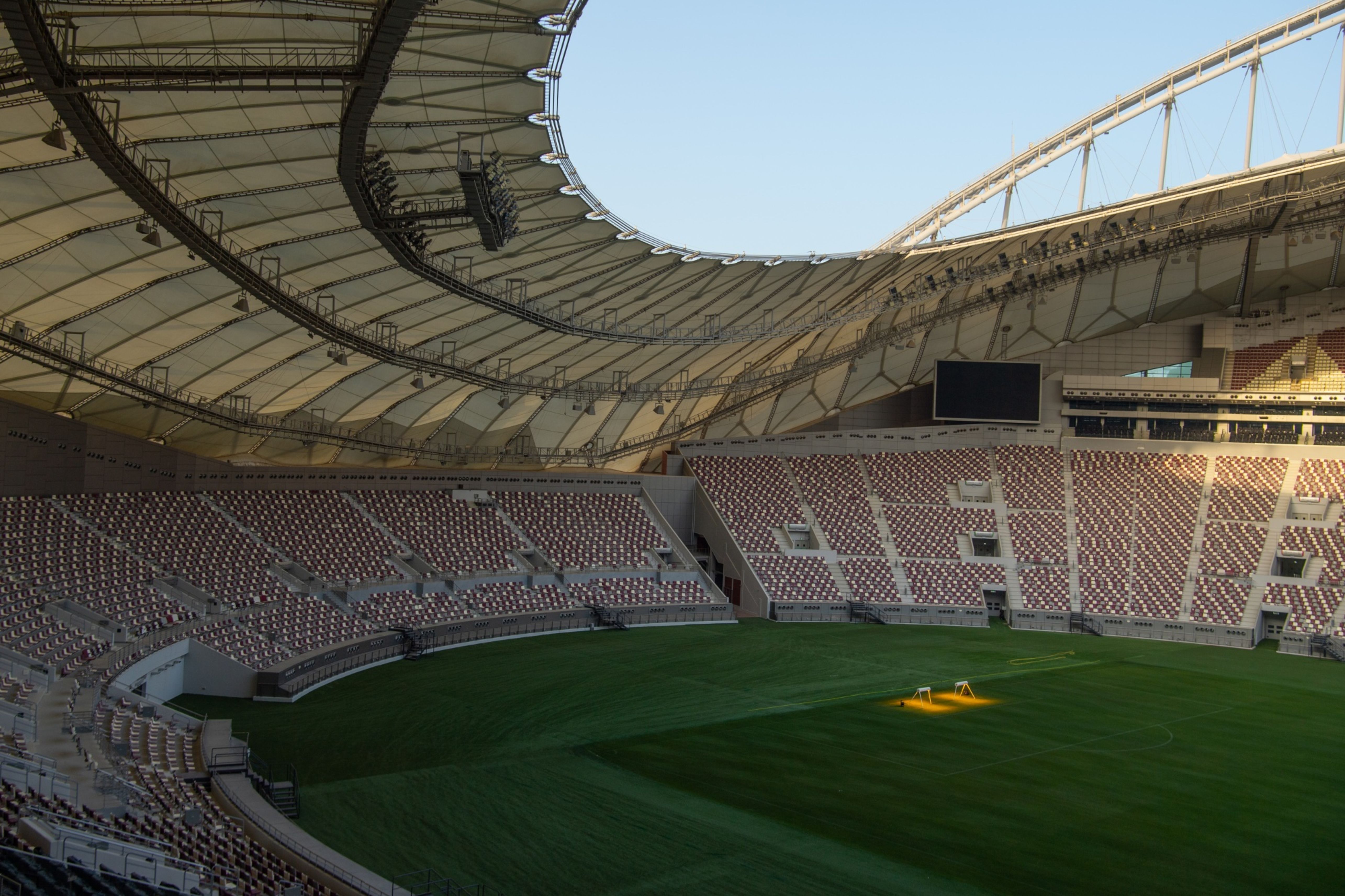 Из букв стадион. Стадион Халифа Катар 2023. Международный стадион Халифа. Khalifa International Stadium 1976.