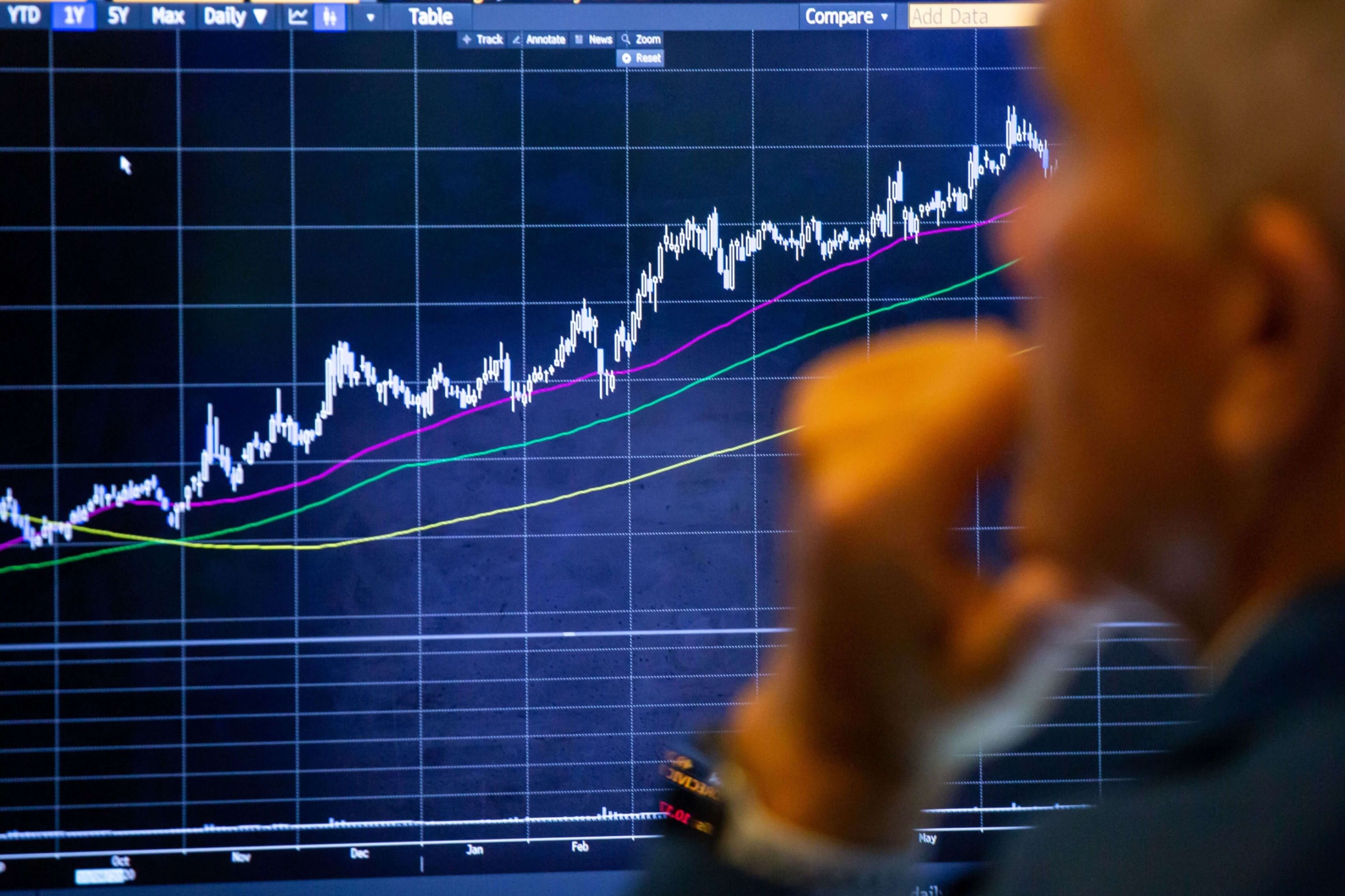 Riesgo país argentino se hunde y el Merval trepa a máximos tras suba de calificación de S&P Riesgo país argentino se hunde y el Merval trepa a máximos tras suba de calificación de S&P