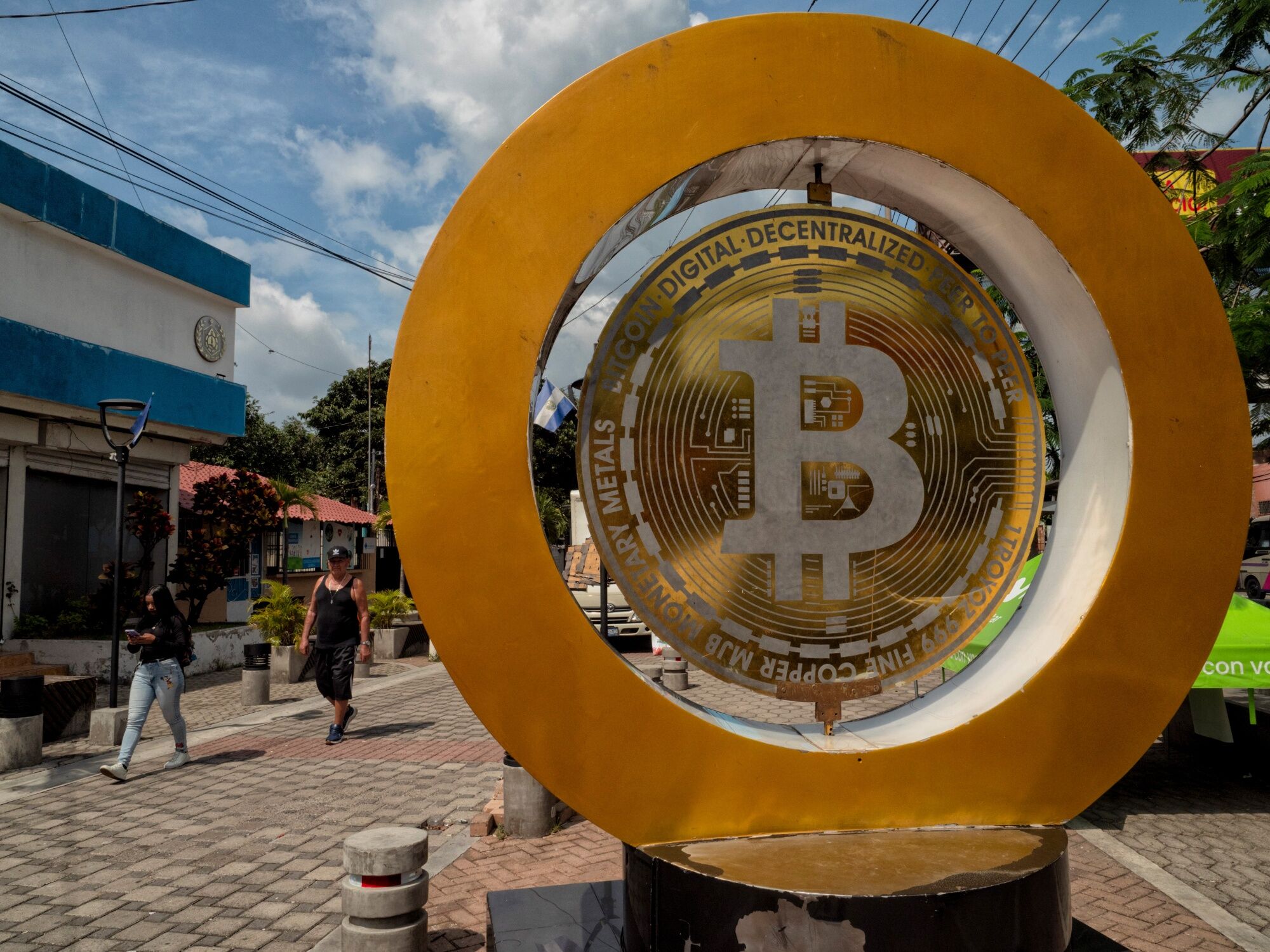 Por que El Salvador dividiu suas reservas em bitcoin em várias carteiras Por que El Salvador dividiu suas reservas em bitcoin em várias carteiras