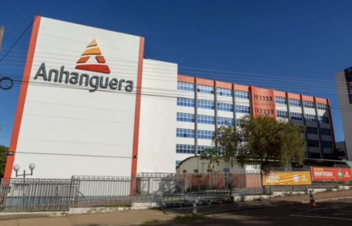 Preço da faculdade cai no ensino presencial, mas sobe em híbrido e online, diz JPMorgan Preço da faculdade cai no ensino presencial, mas sobe em híbrido e online, diz JPMorgan