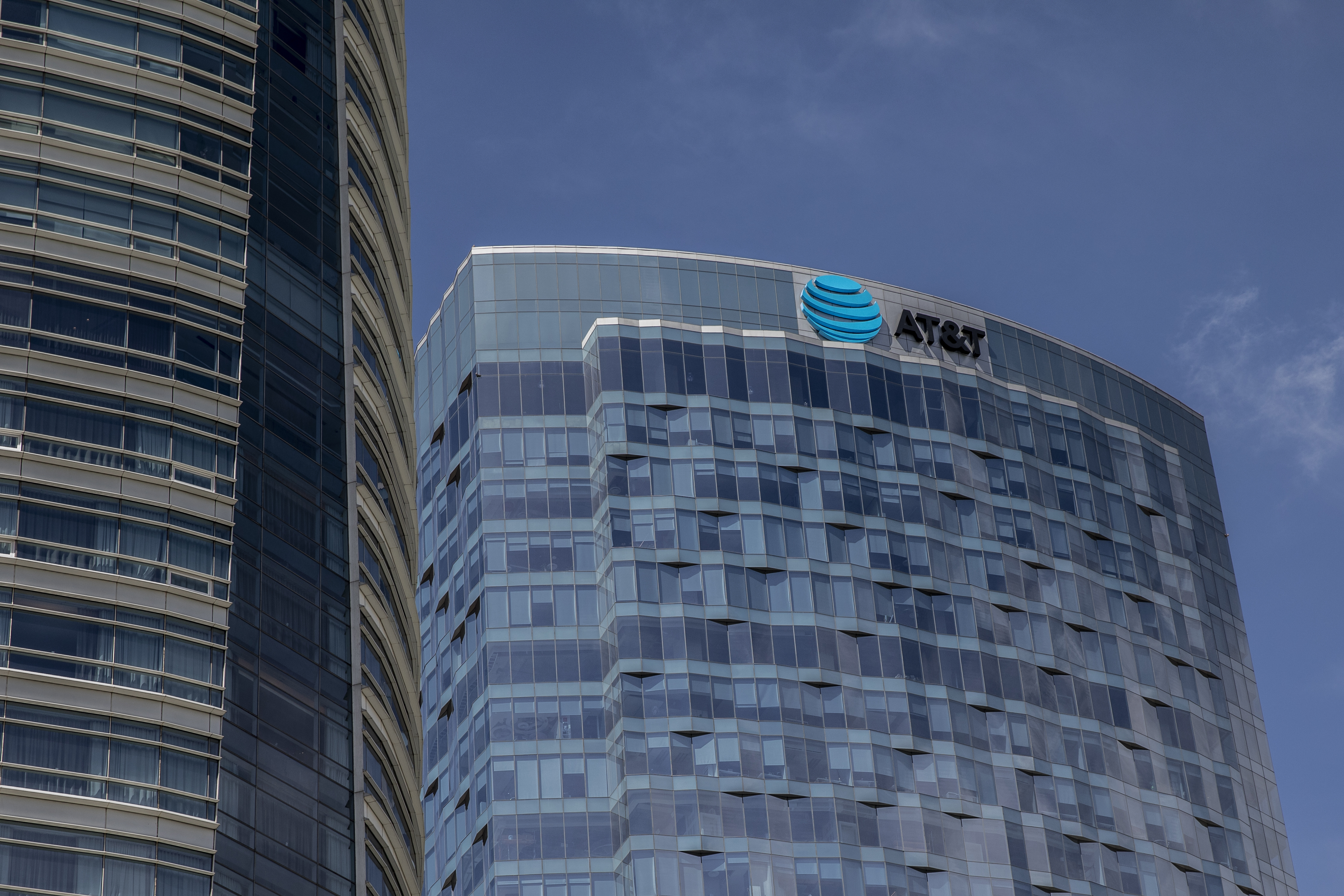 Televisa y firma de David Martínez comprarán AT&T México por US$2.000 millones Televisa y firma de David Martínez comprarán AT&T México por US$2.000 millones