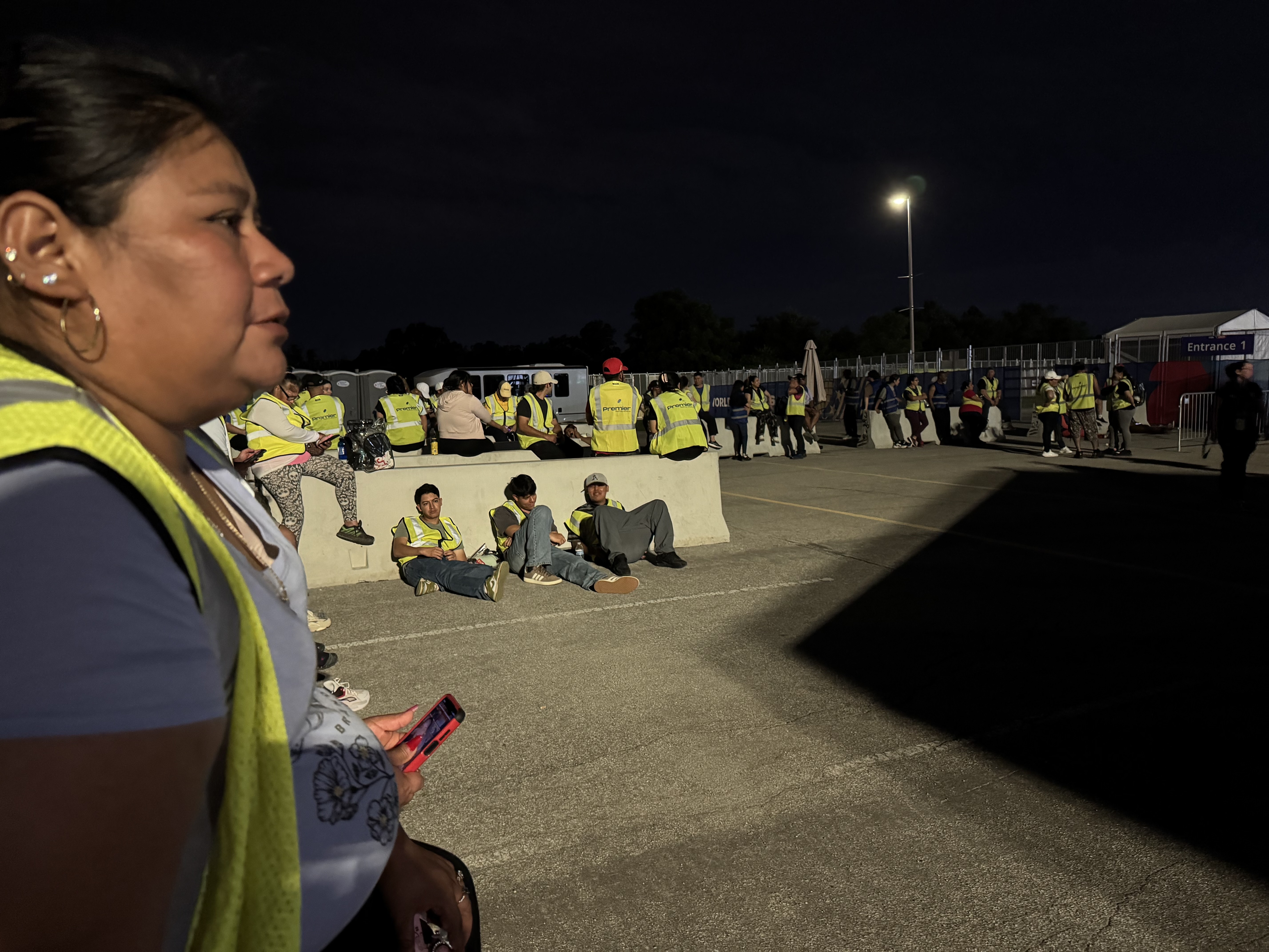Cuando la fiesta del fútbol se acaba: los migrantes y el trabajo invisible del Mundial