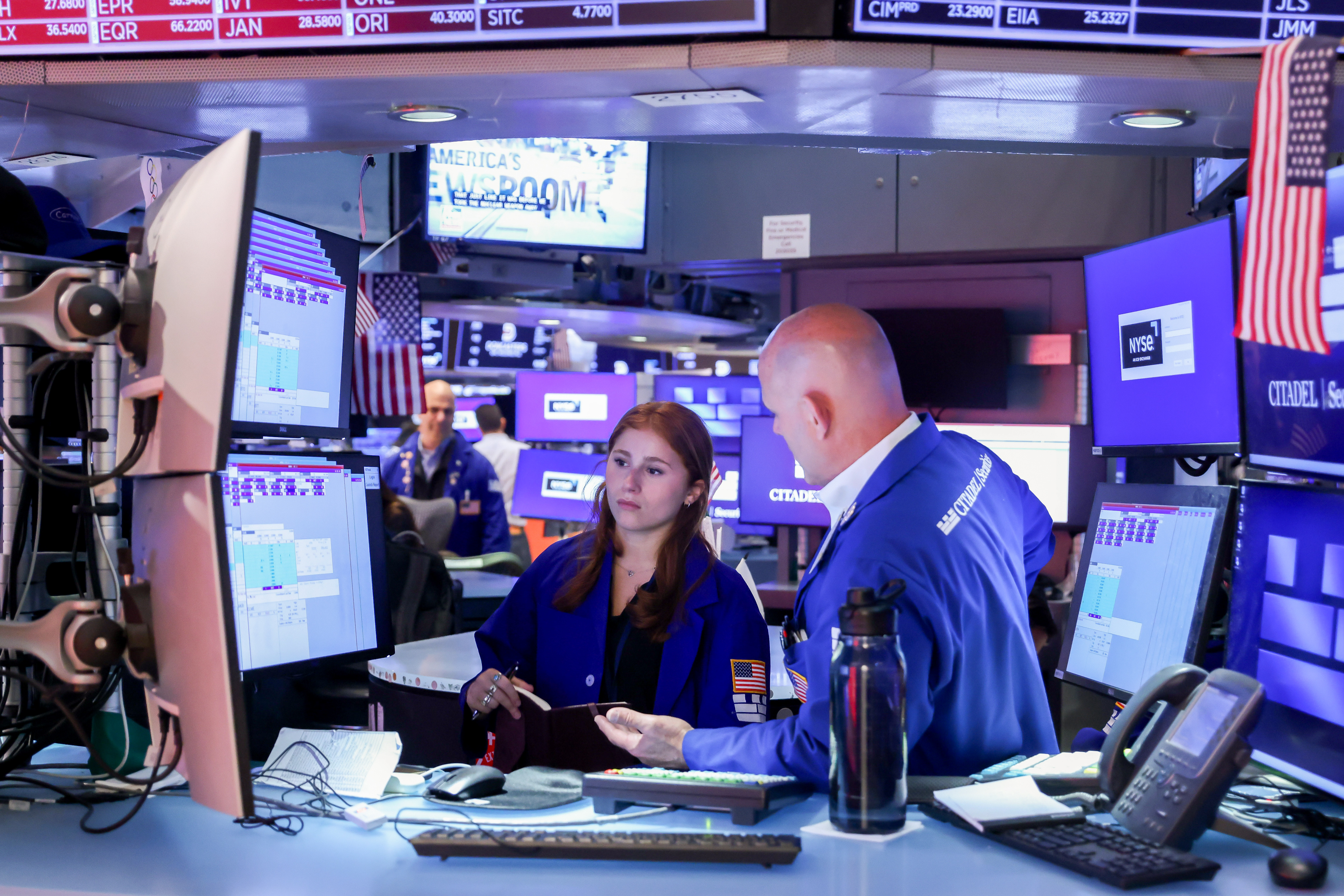 Nasdaq y S&P 500 suman cinco días de pérdidas, mientras se acelera la rotación fuera de la tecnología