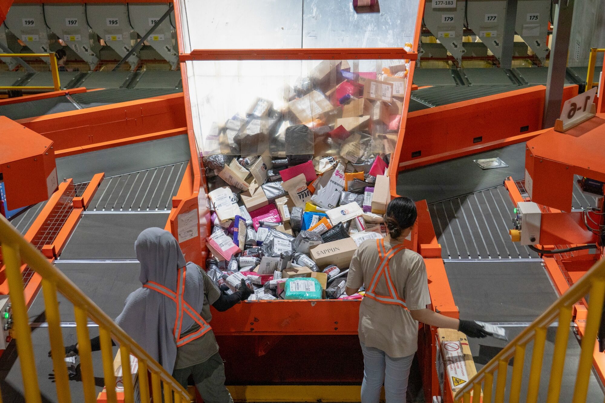 Shopee vence Mercado Livre em preços, mas comparar ajuda a economizar, diz JPMorgan