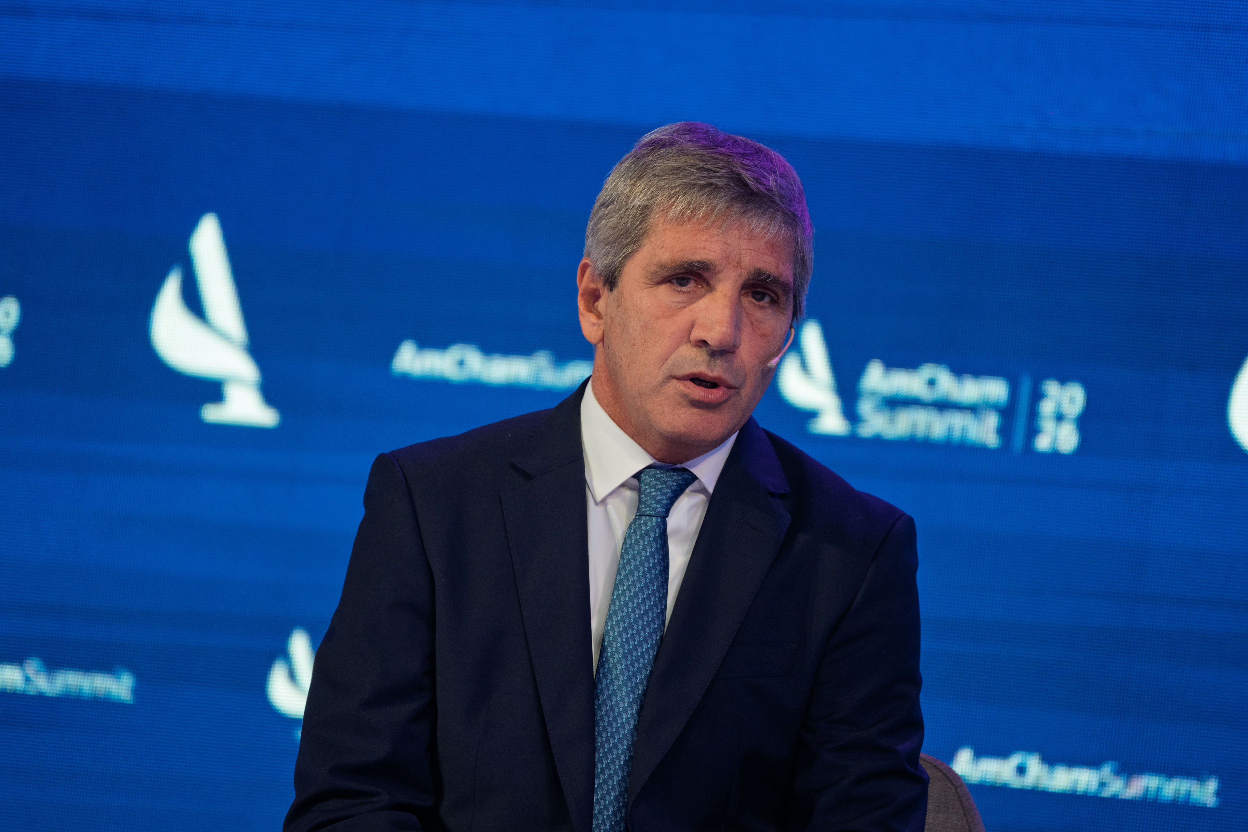 Caputo anticipa “los mejores 18 meses que la Argentina haya visto”