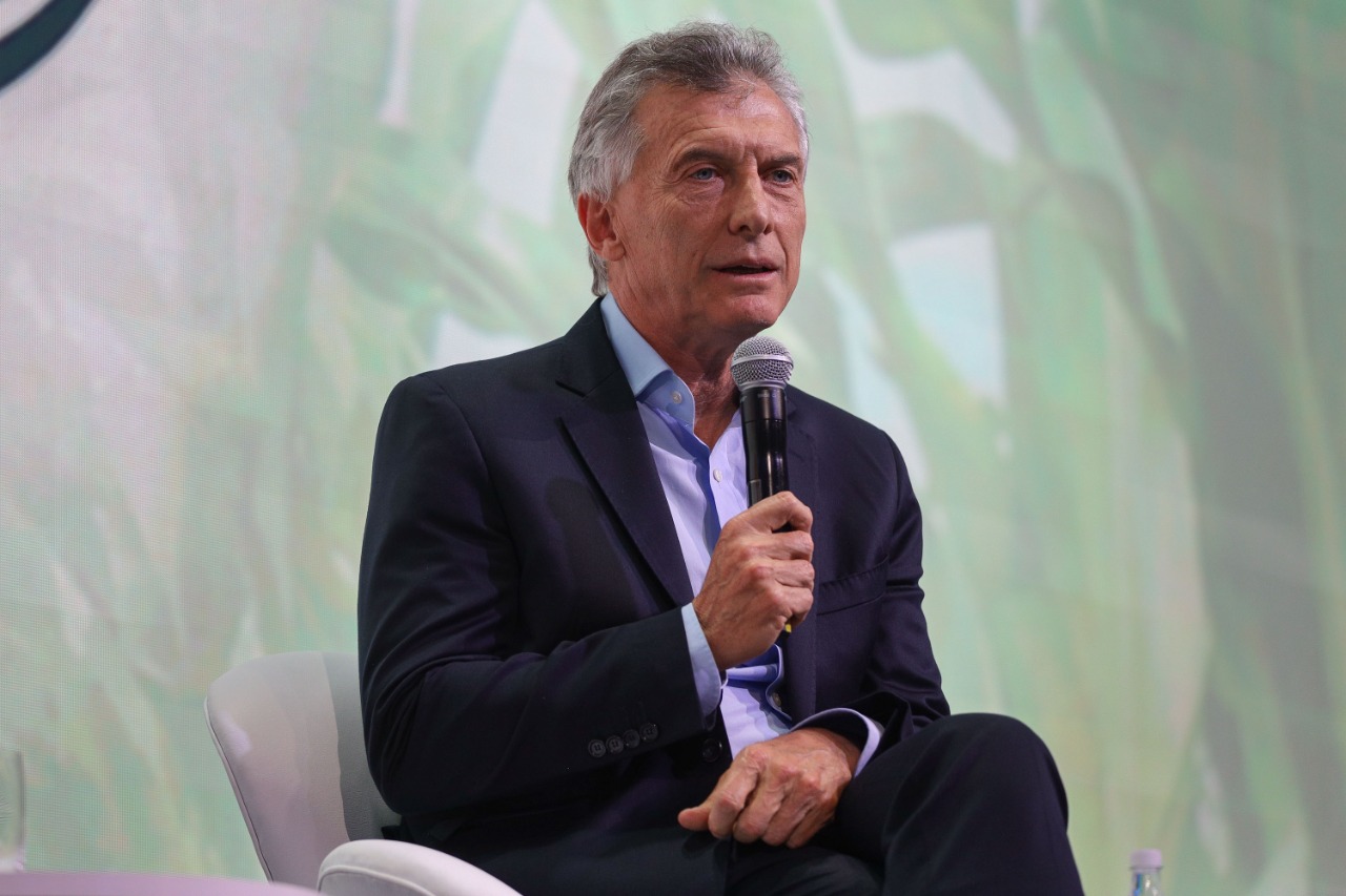 Argentine Ex-President Bemoans Brain Drain, Loss of ‘Our Jeff Bezos’ to Uruguay