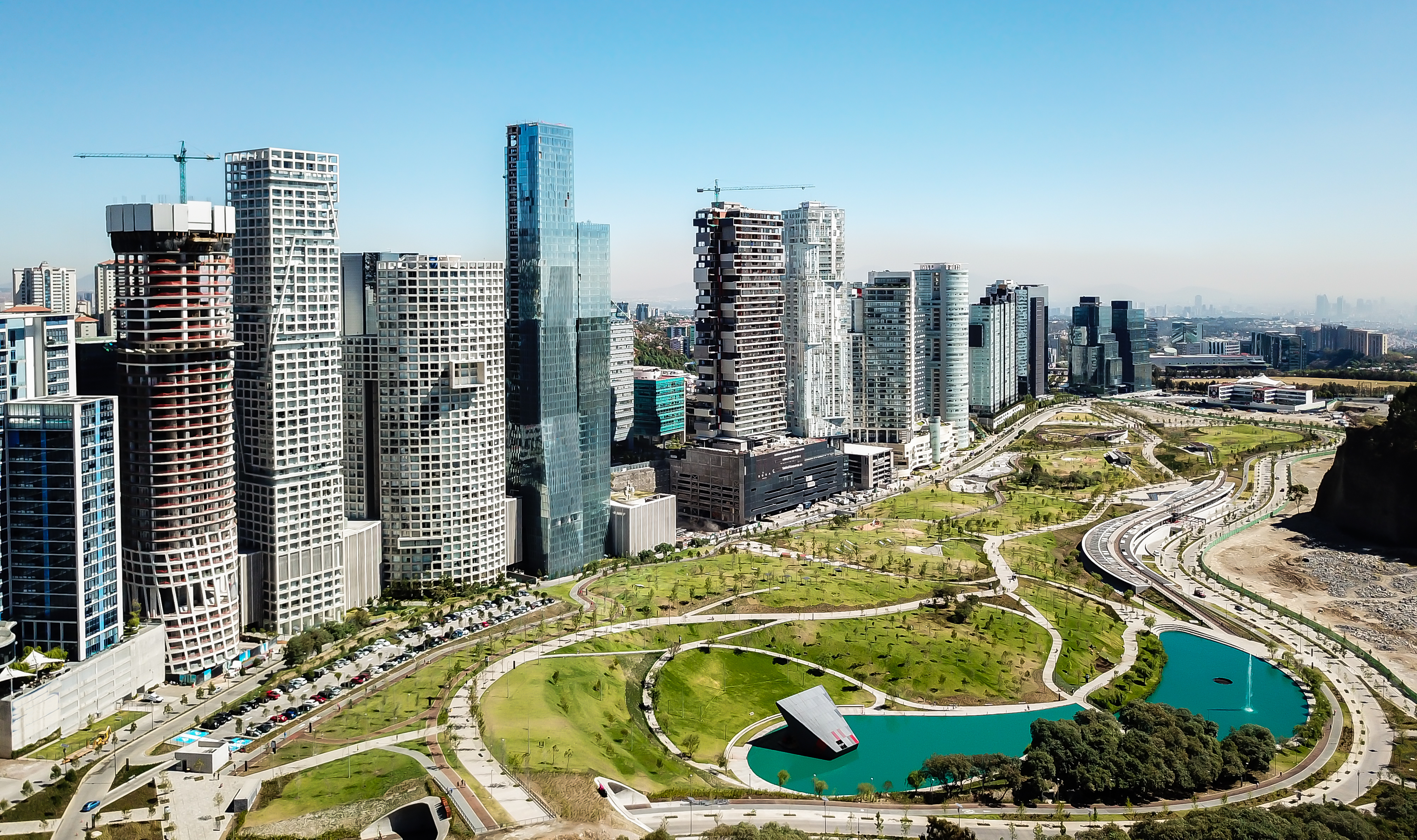 Las ciudades de América Latina y el mundo con mayor salario promedio en 2026, según Deutsche Bank