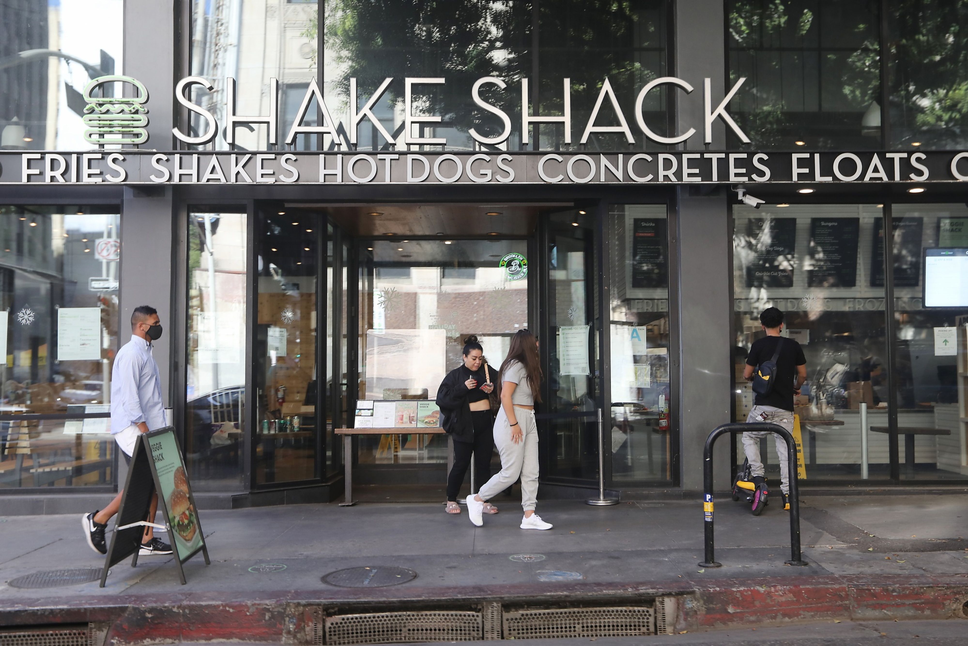 Shake Shack fecha acordo com dona do Outback para abrir 40 lojas no Brasil até 2036