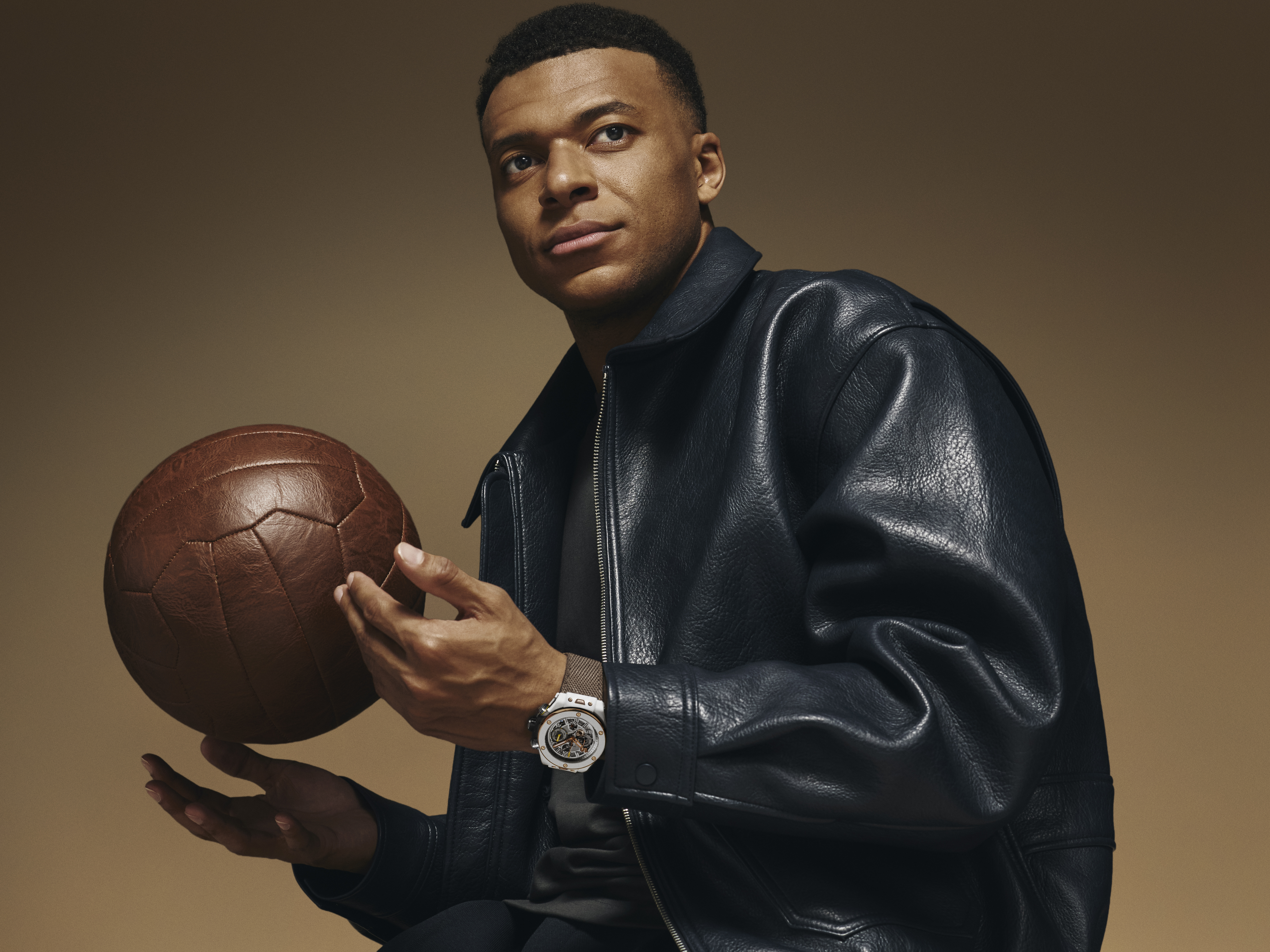 Mbappé diseña su primer reloj de lujo con Hublot: este es el precio de la edición en cerámica y oro