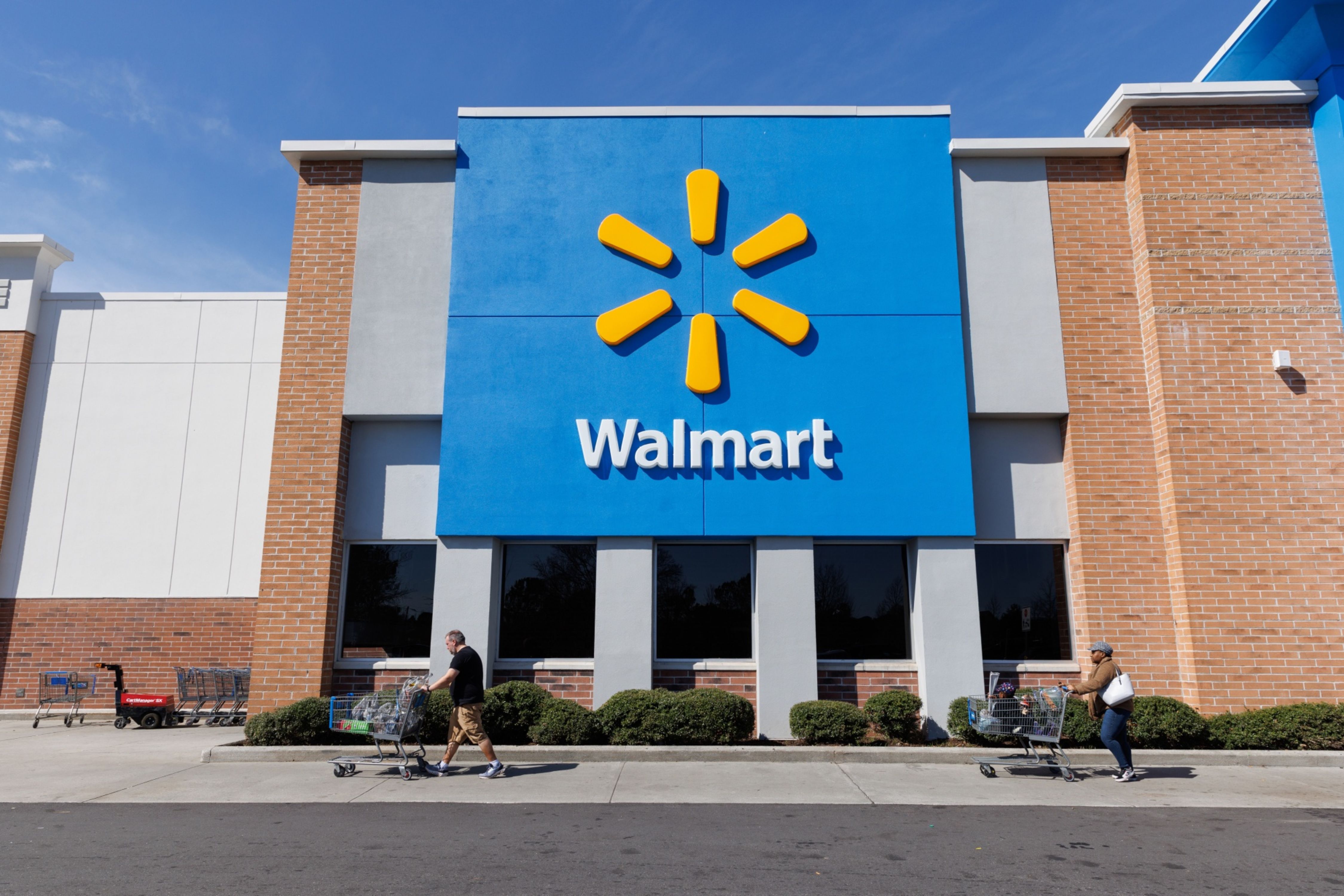 Walmart fecha mais duas lojas Nacional em Porto Alegre