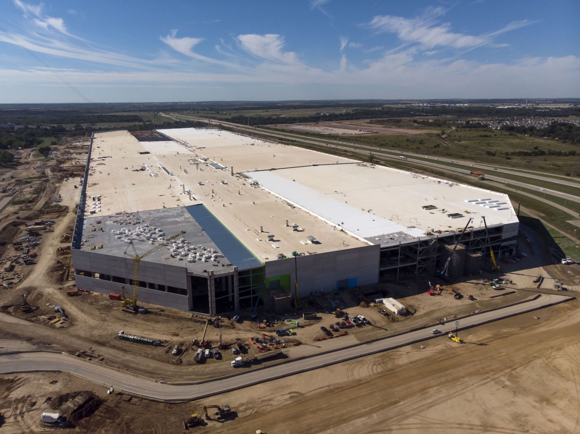 YPF y Tesla firman carta de intención para desarrollar una red de carga eléctrica en Argentina