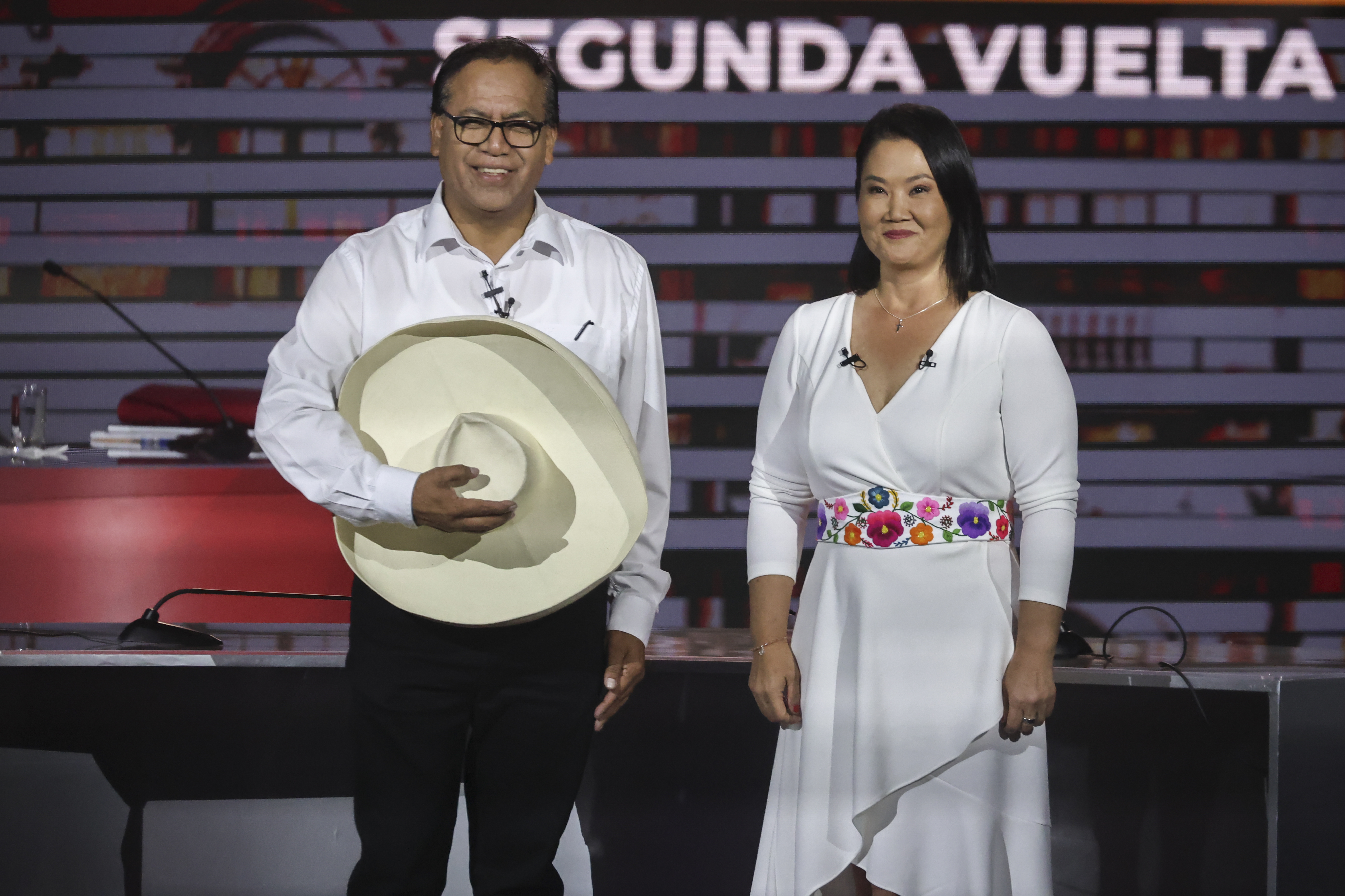 Sánchez propone a Fujimori una revisión conjunta de votos tras la segunda vuelta en Perú Sánchez propone a Fujimori una revisión conjunta de votos tras la segunda vuelta en Perú