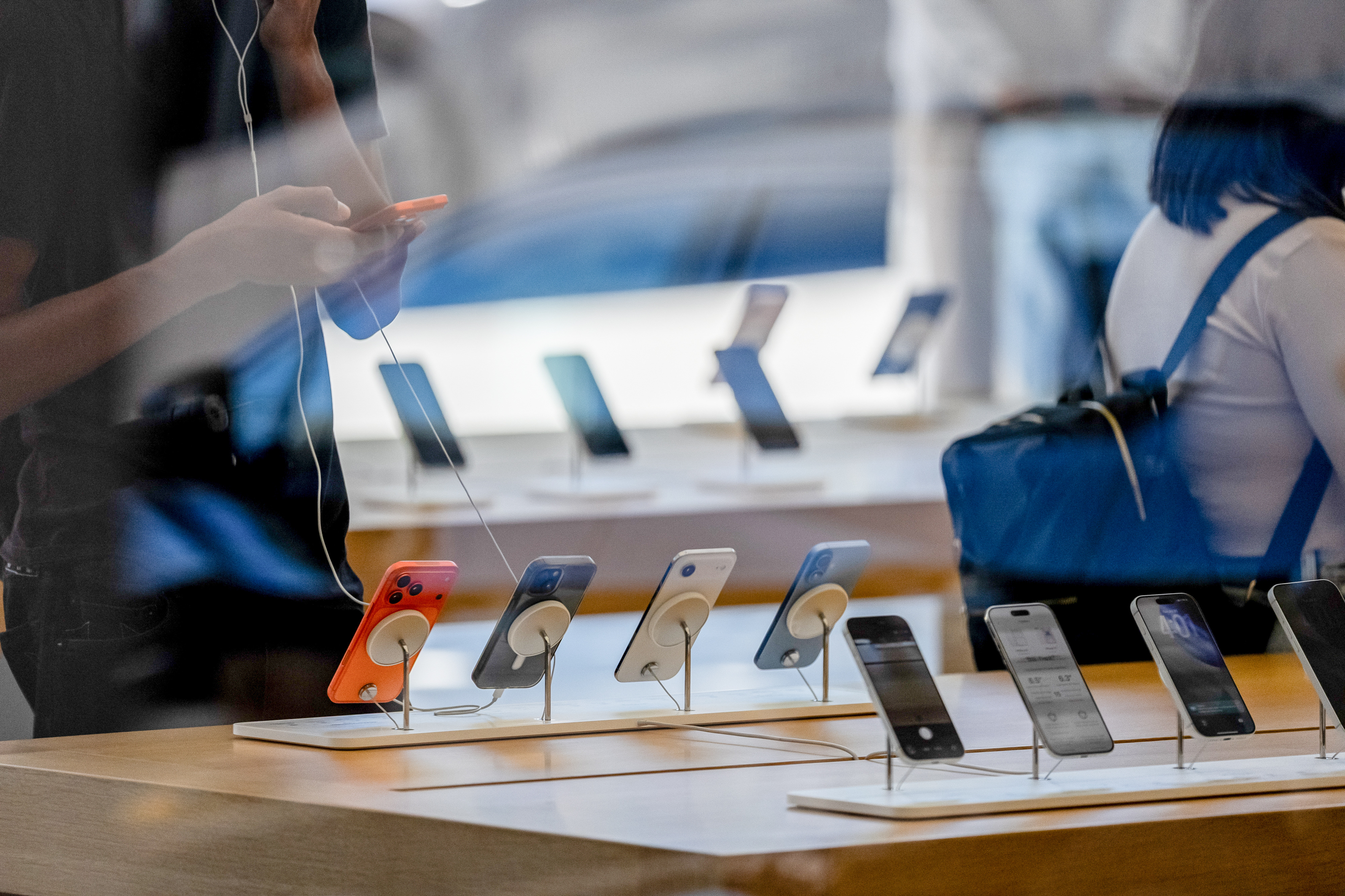 Estos son los posibles precios del iPhone plegable y 18 Pro que Apple lanzará en septiembre