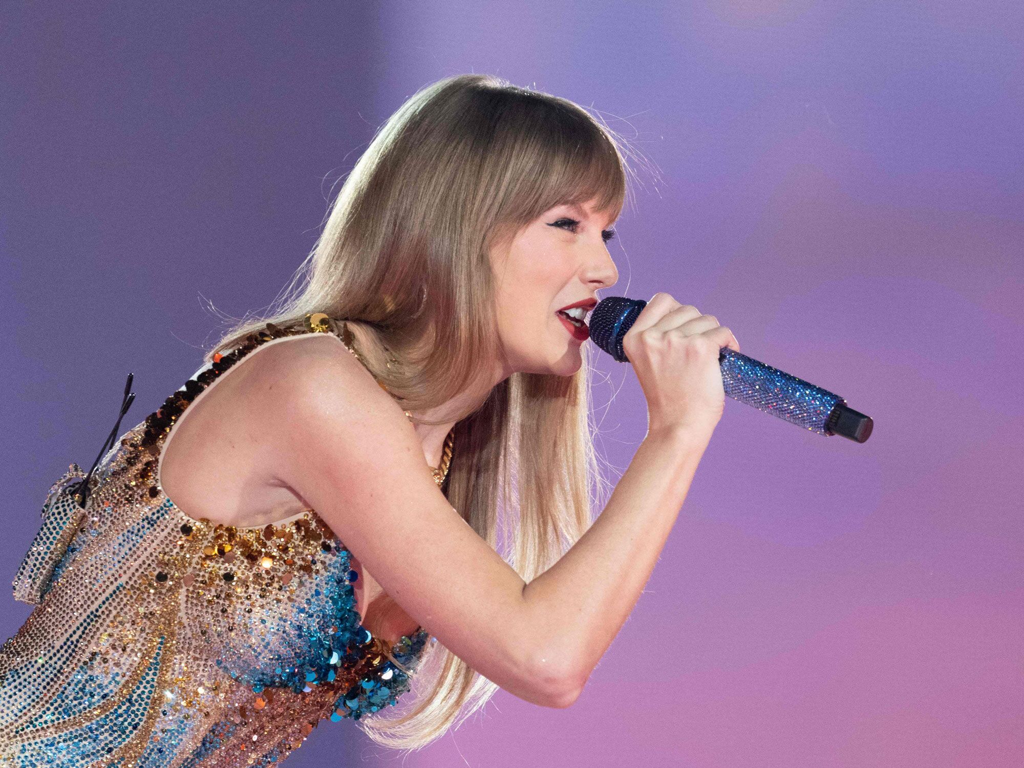 Taylor Swift en Buenos Aires: se viralizaron los precios del merchandising  oficial y los fans se indignaron - LA NACION