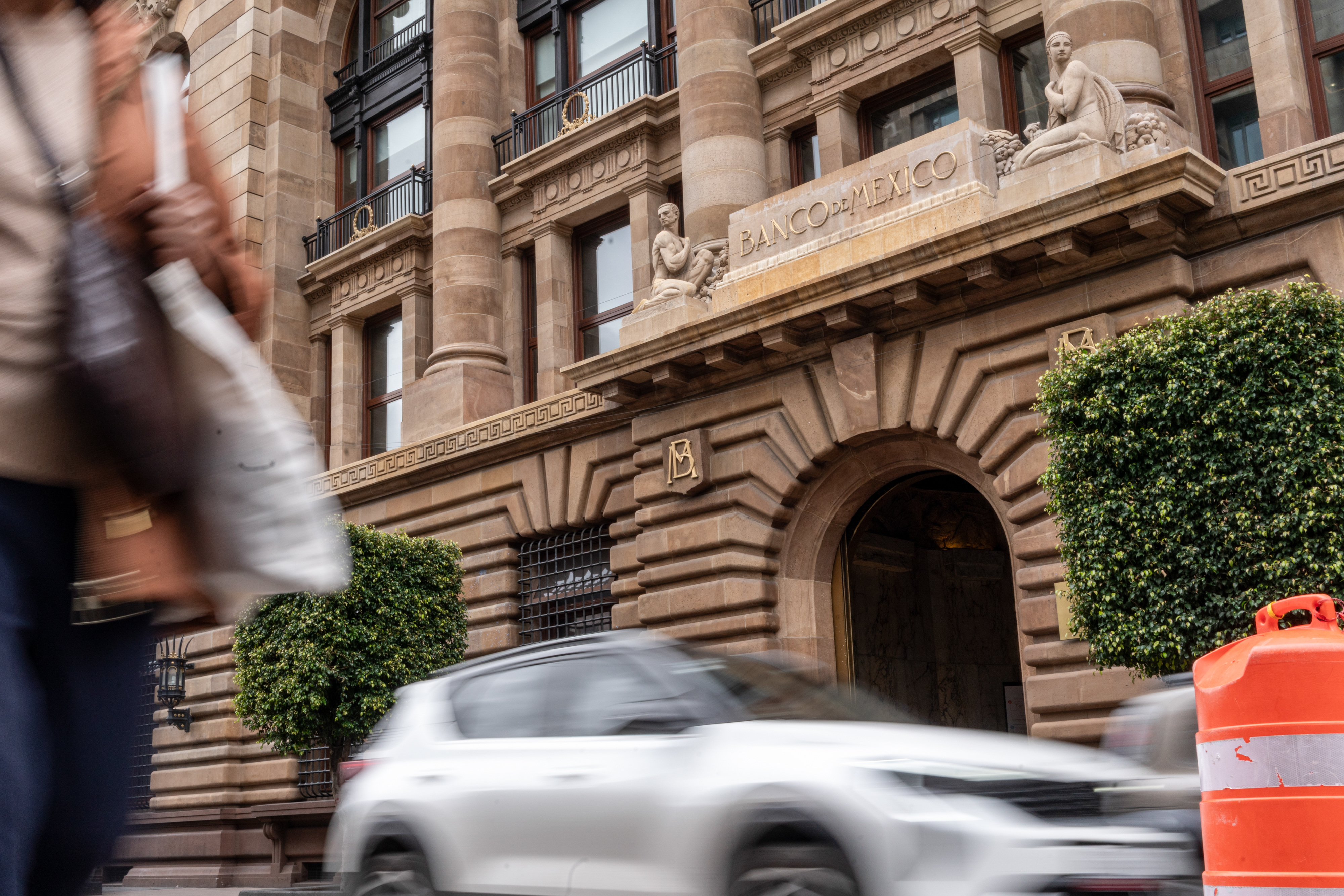 Inflación en México enfrentará elevadas presiones y retará meta de Banxico en 2026