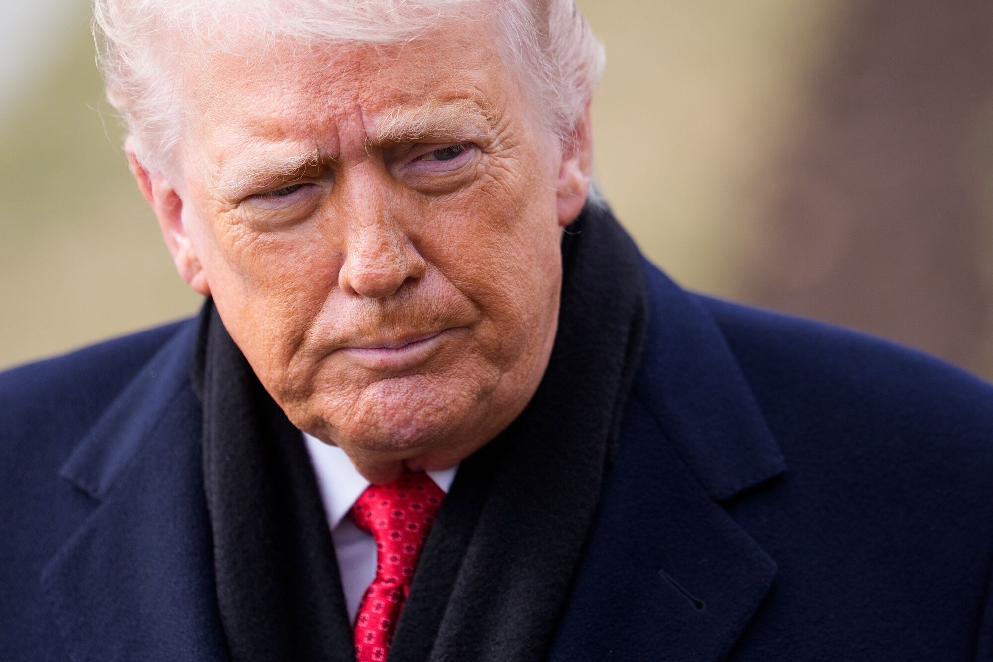 Ibovespa opera em queda com aversão a risco após novas ameaças de Trump à Europa Ibovespa opera em queda com aversão a risco após novas ameaças de Trump à Europa