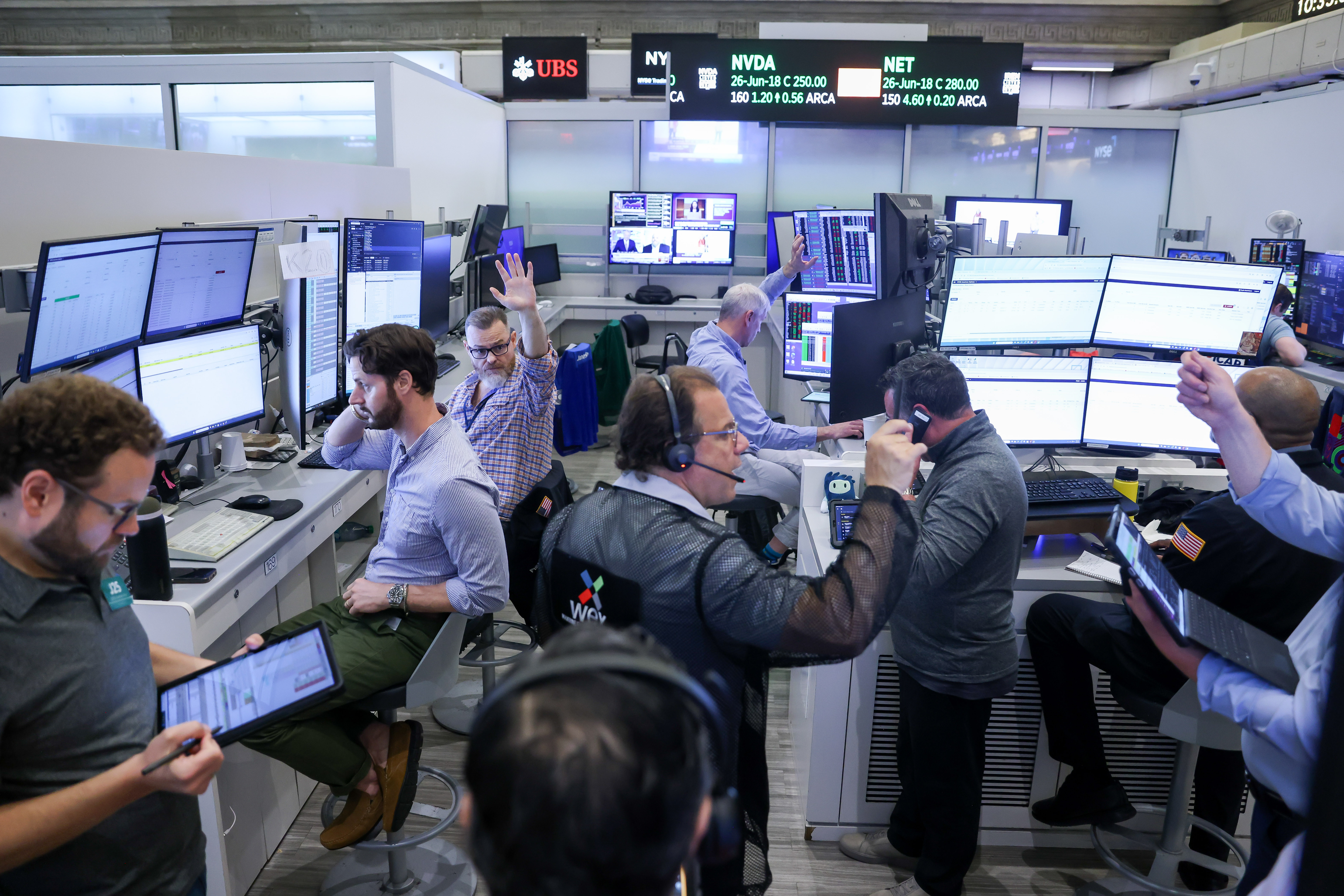 Así recomienda invertir UBS de cara al segundo semestre: acciones, bonos y más IA