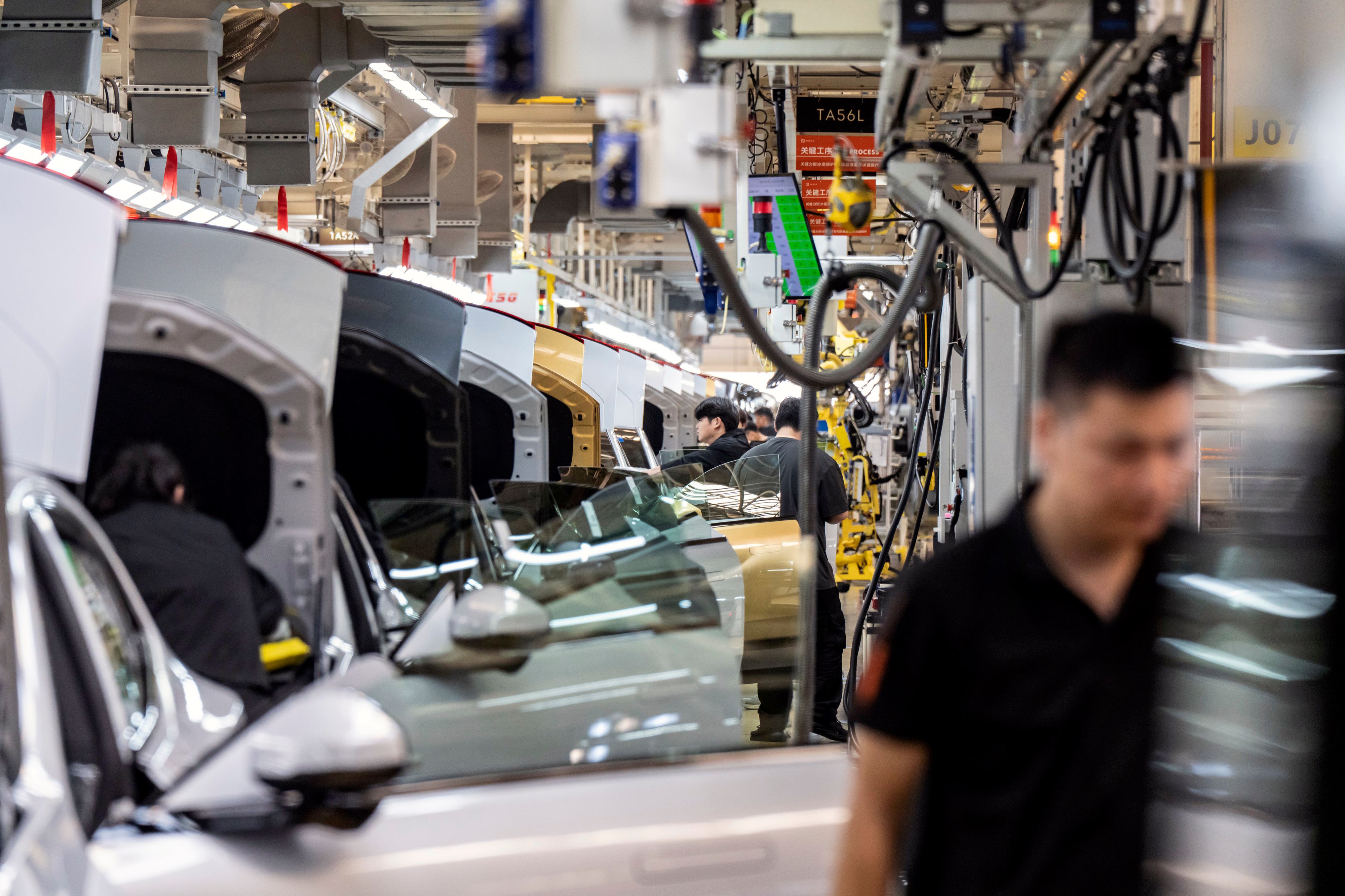 Indústria automotiva acelera uso de IA, mas integração desafia montadoras, diz KPMG