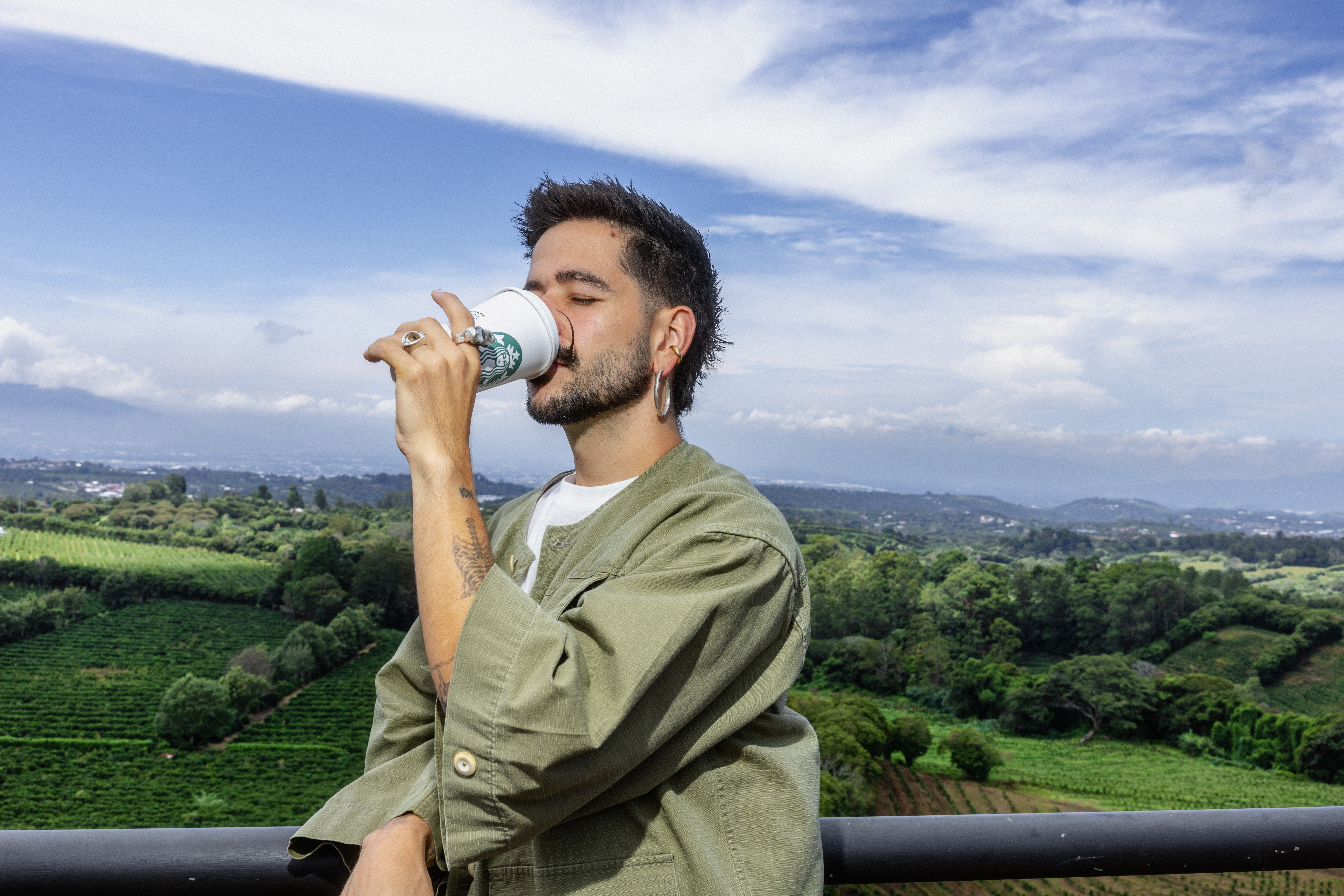 De la música al café: Camilo reflexiona sobre el éxito y su nueva colaboración con Starbucks