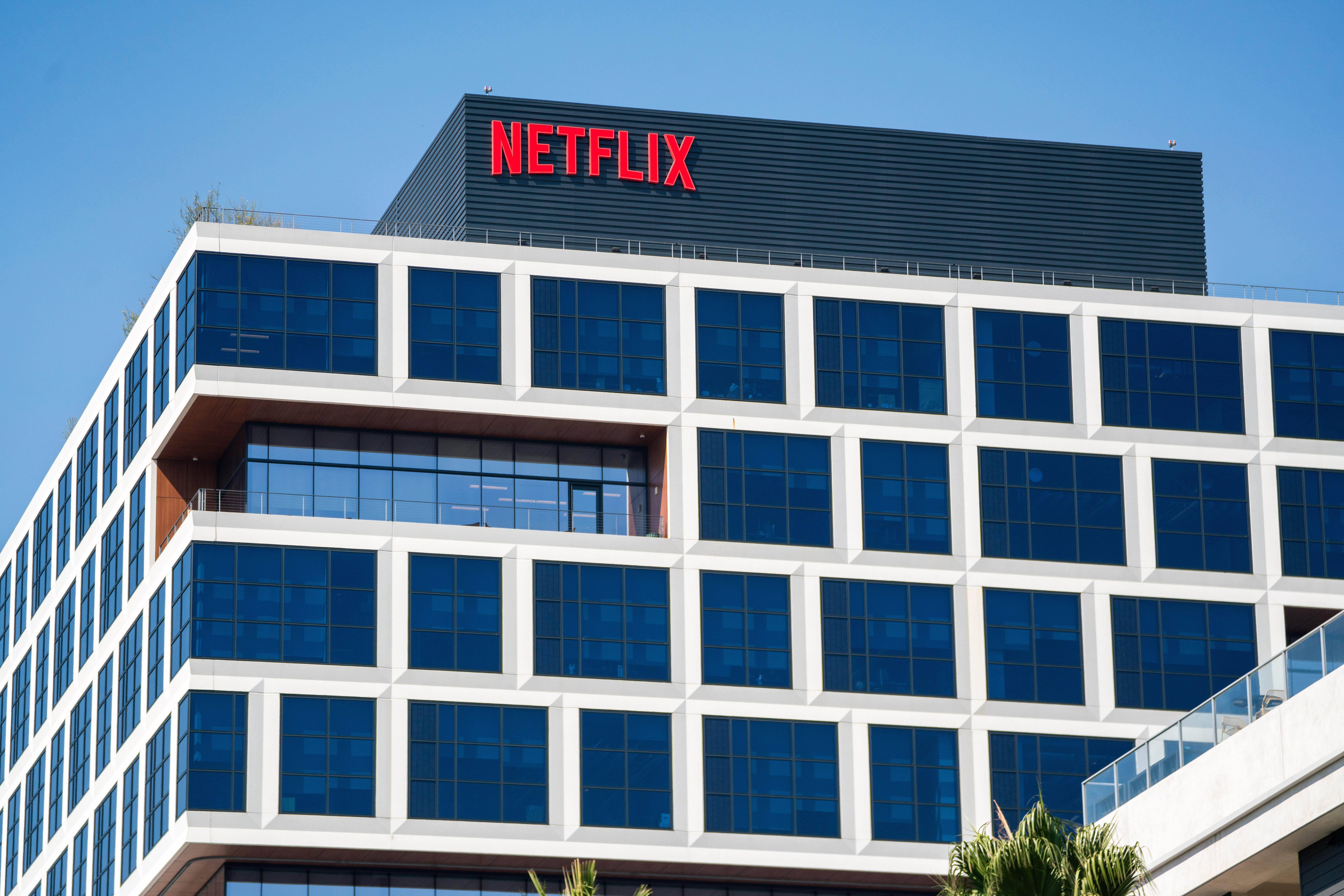 Netflix se desploma en bolsa: estas son las cinco dudas que explican el castigo de Wall Street Netflix se desploma en bolsa: estas son las cinco dudas que explican el castigo de Wall Street