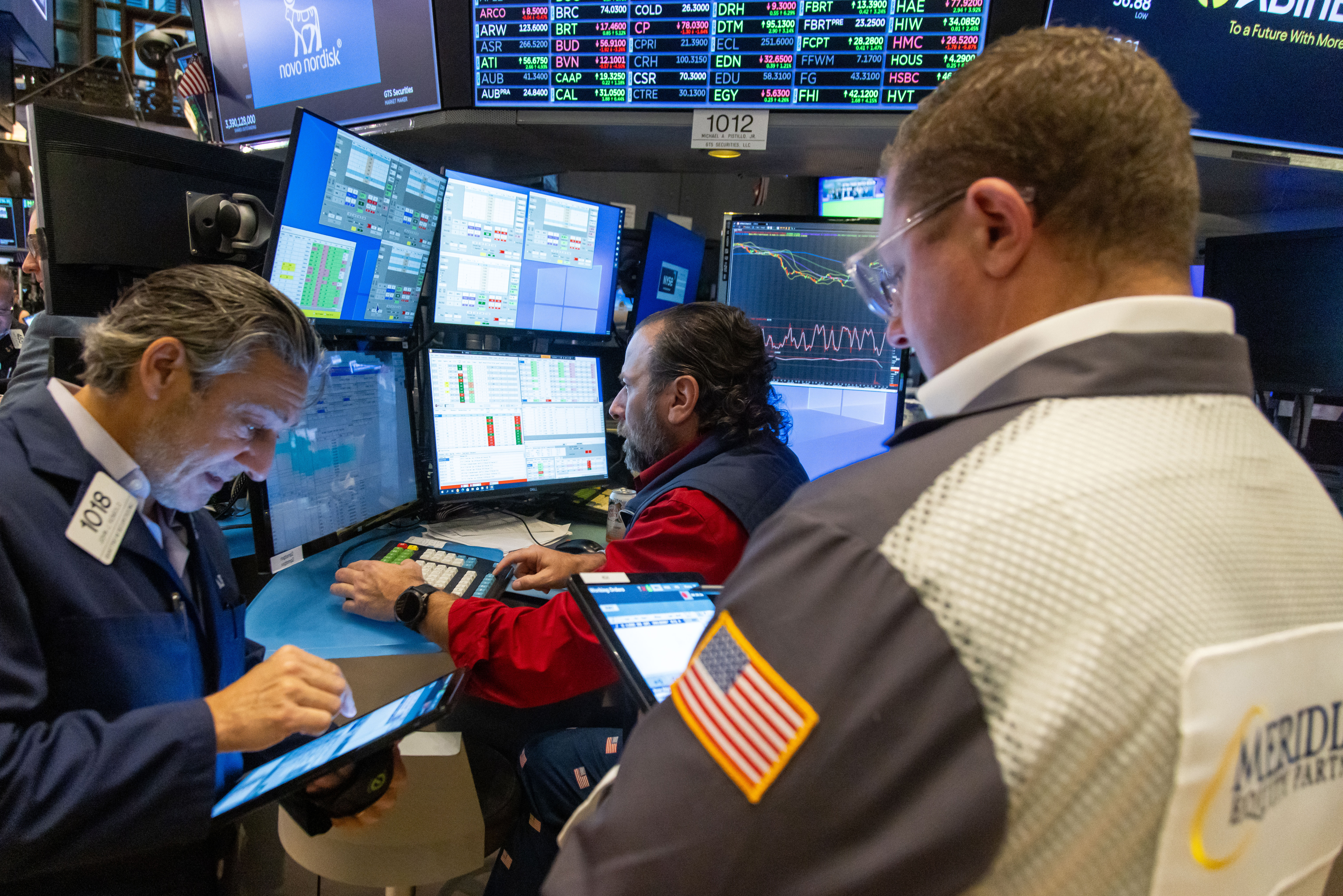 Morgan Stanley vê piso no S&P 500 e aponta oportunidades em bancos e tecnologia Morgan Stanley vê piso no S&P 500 e aponta oportunidades em bancos e tecnologia