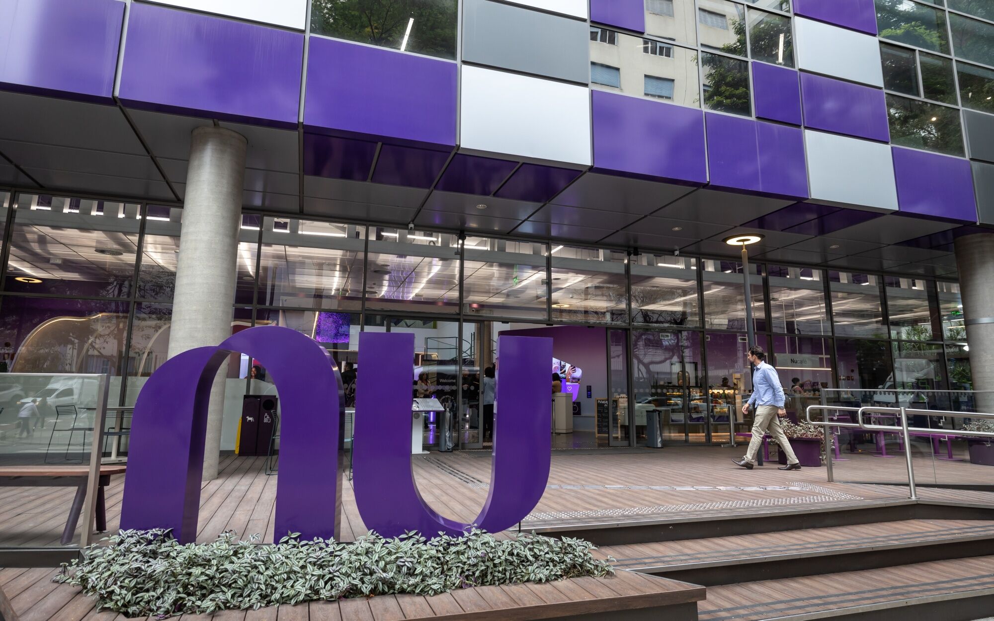 Nubank tem lucro trimestral de US$ 1 bi pela primeira vez, com avanço da rentabilidade Nubank tem lucro trimestral de US$ 1 bi pela primeira vez, com avanço da rentabilidade