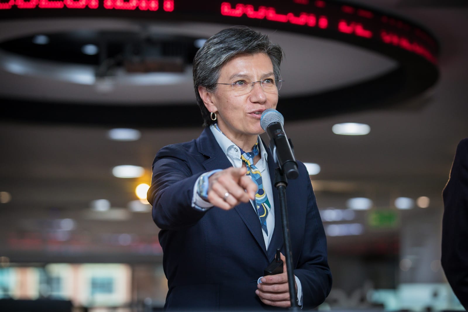 Claudia López denunció “proselitismo armado” en Colombia a dos semanas de elecciones presidenciales 