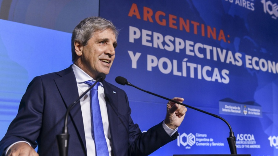 La aclaración de Caputo respecto de la cantidad de dólares que espera que compre el BCRA en 2026