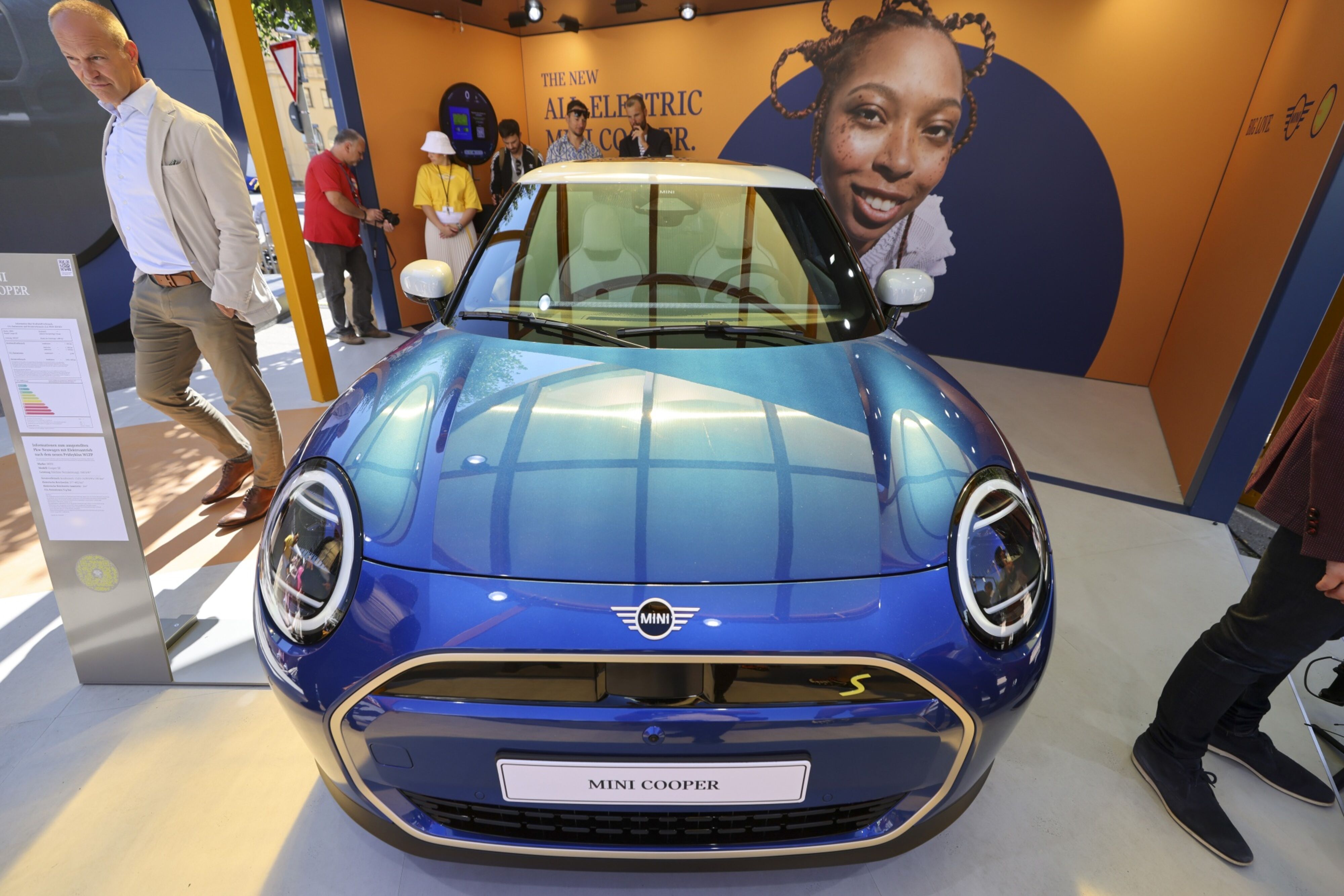 BMW invierte US$751 millones en una planta inglesa para fabricar Mini Cooper  eléctricos