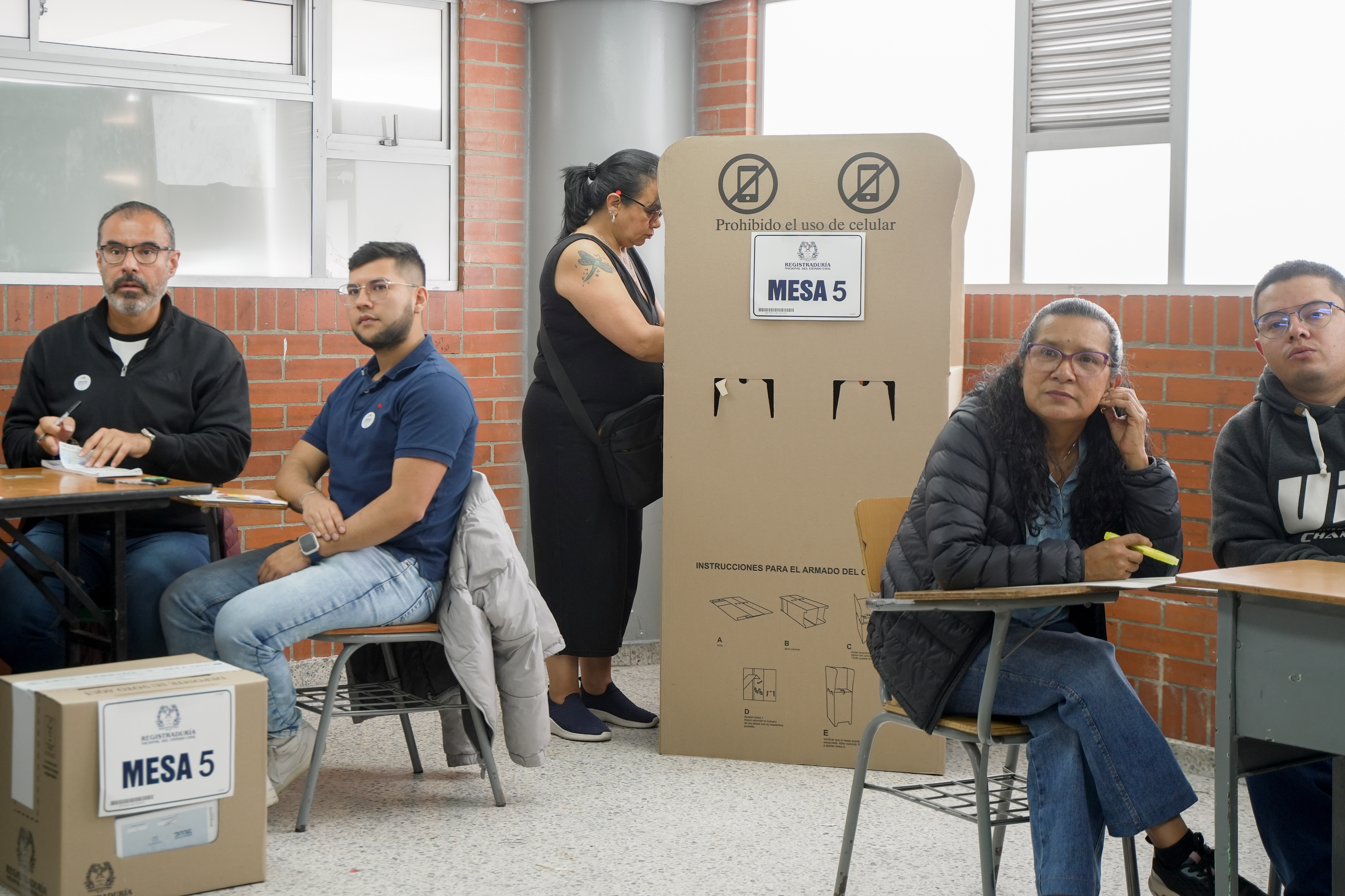 Votação na Colômbia gera euforia no mercado, que vê 80% de chance de vitória da direita Votação na Colômbia gera euforia no mercado, que vê 80% de chance de vitória da direita