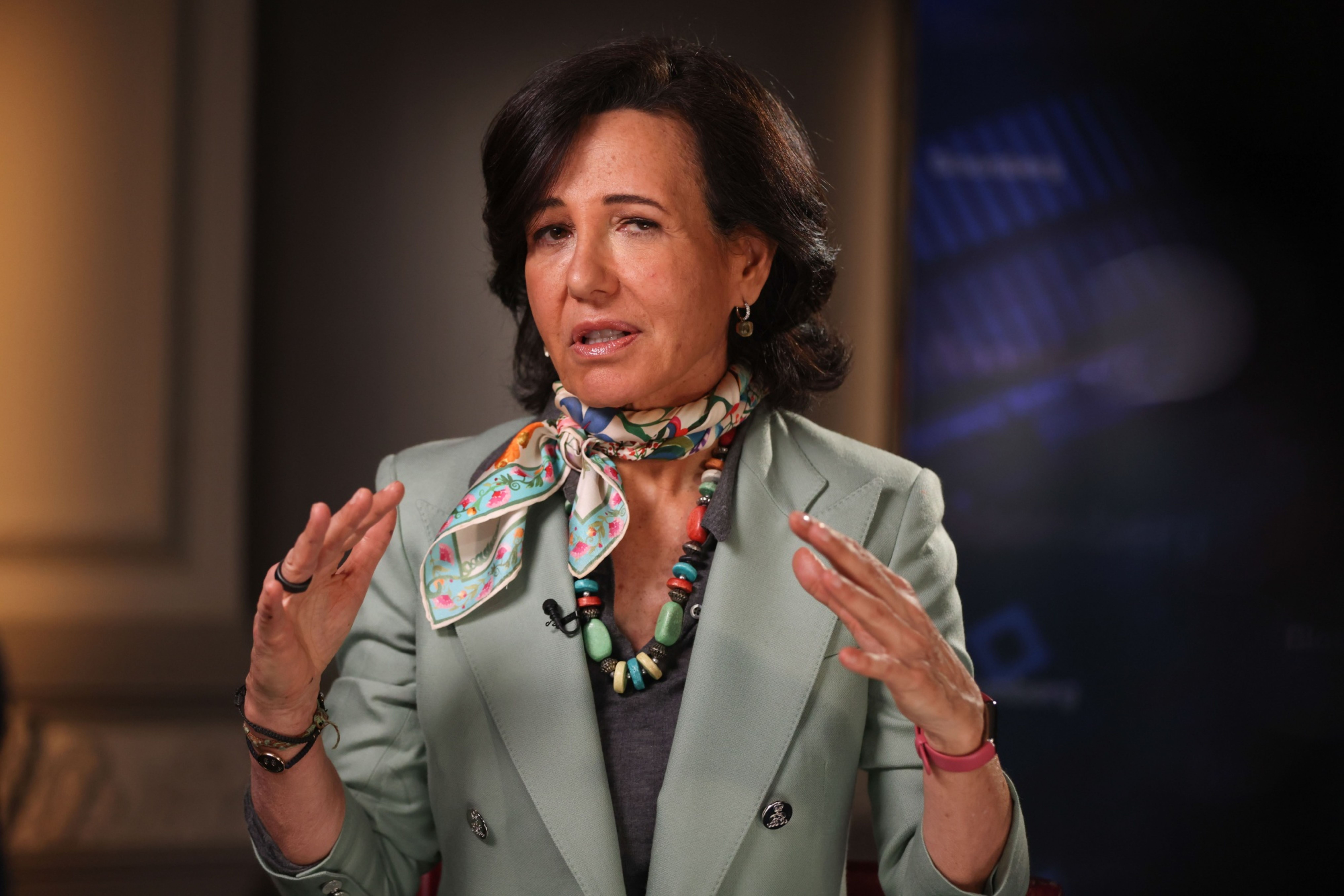 Remunera&ccedil;&atilde;o de Ana Bot&iacute;n, do Santander, cai 4,5% para US$ 12,5 milh&otilde;es