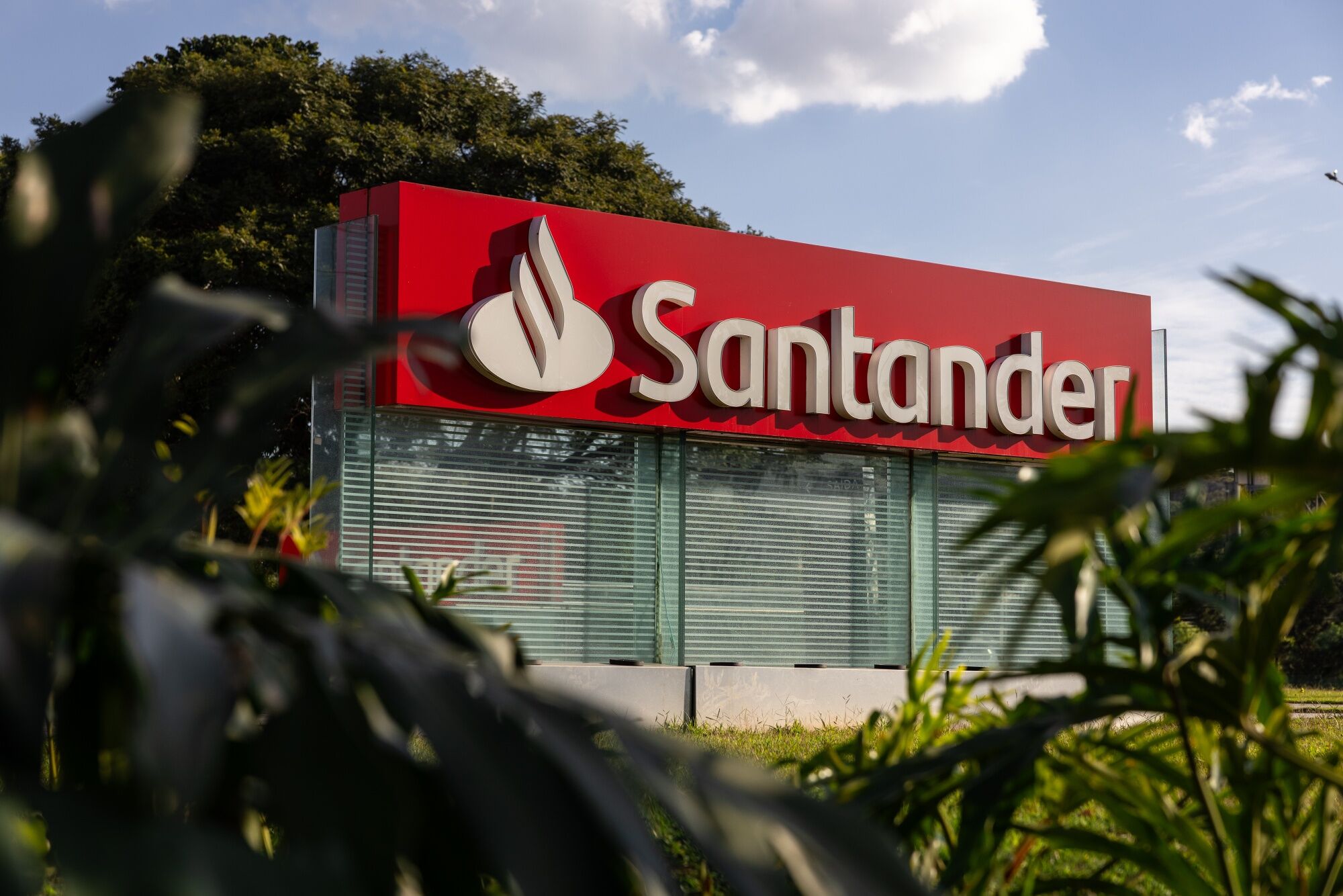 Ibovespa cai após balanço do Santander Brasil frustrar expectativas e com foco no Fed Ibovespa cai após balanço do Santander Brasil frustrar expectativas e com foco no Fed
