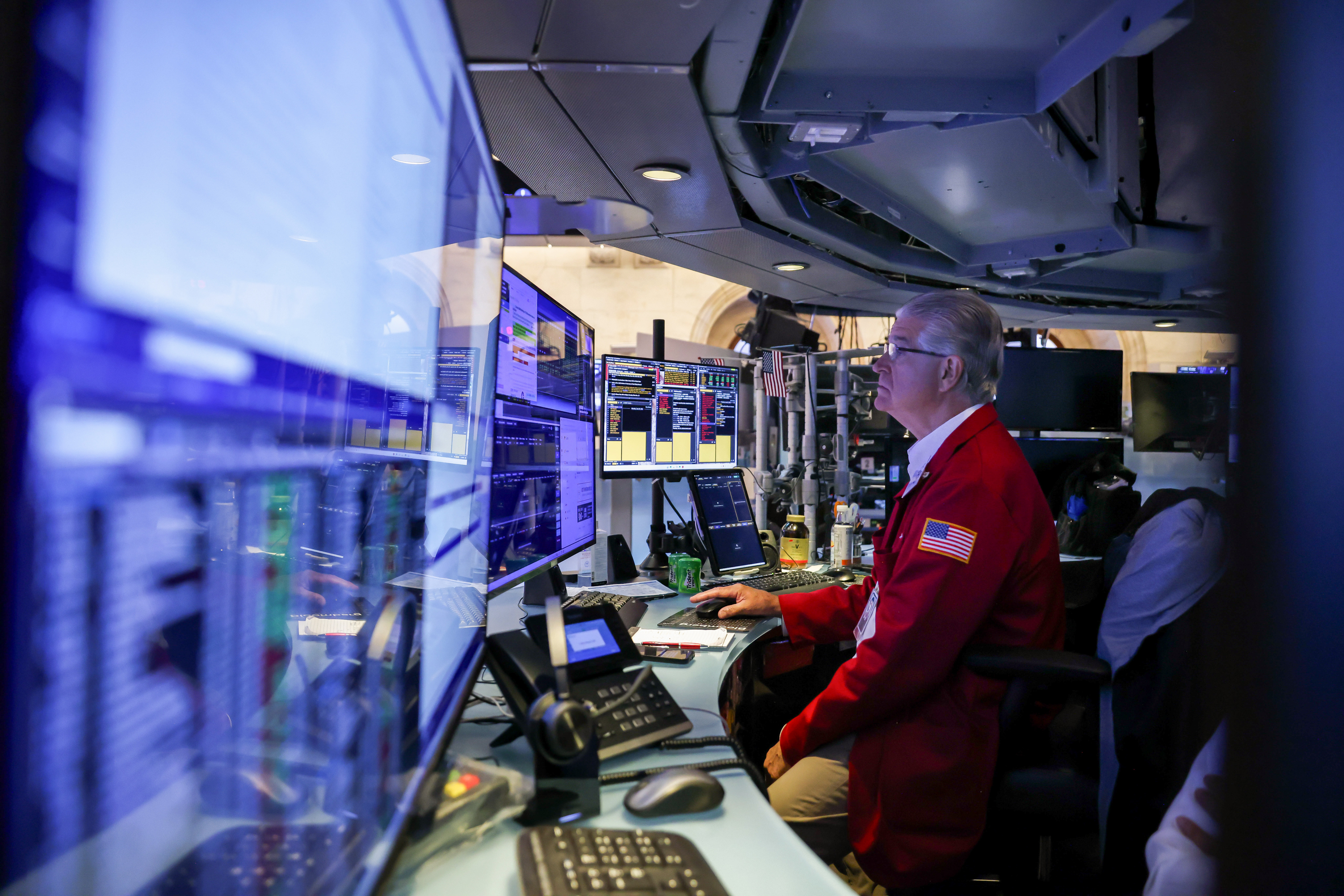 Wall Street cierra a la baja por caída de las acciones de chips y tensión en Medio Oriente Wall Street cierra a la baja por caída de las acciones de chips y tensión en Medio Oriente