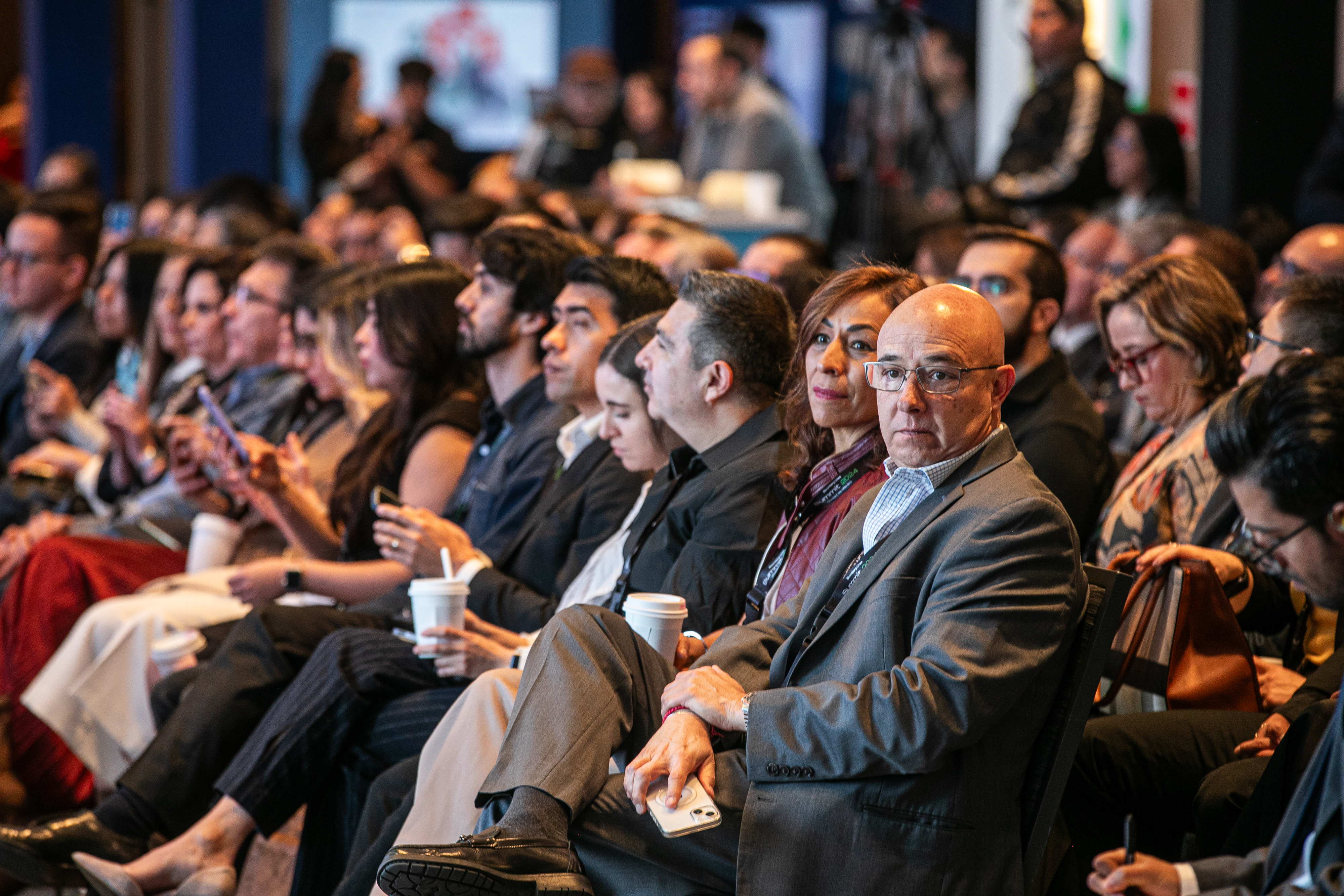 Bloomberg Línea Summit · Galería 17