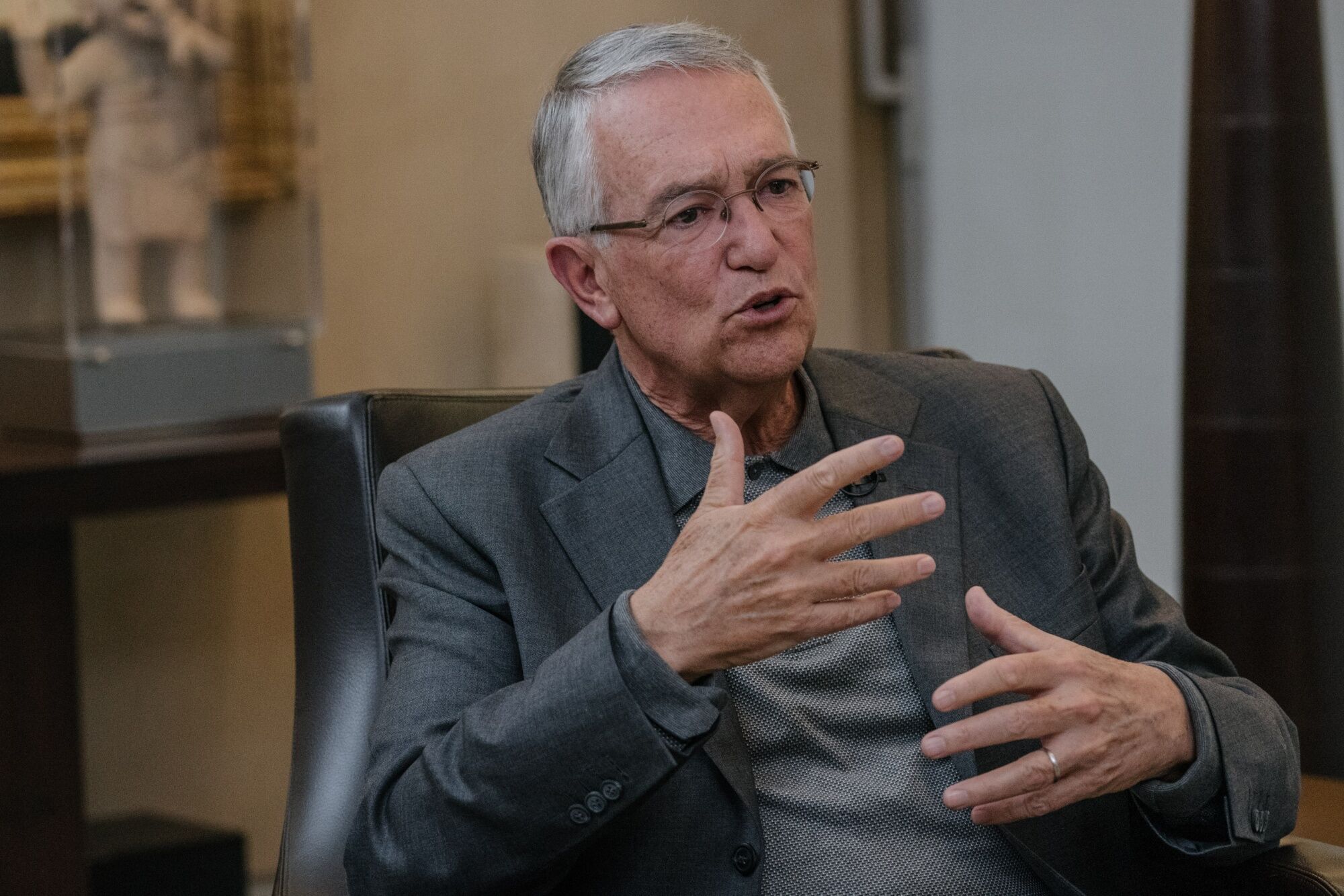 Fitch incrementa calificación crediticia de Total Play en medio de preocupaciones por gobernanza