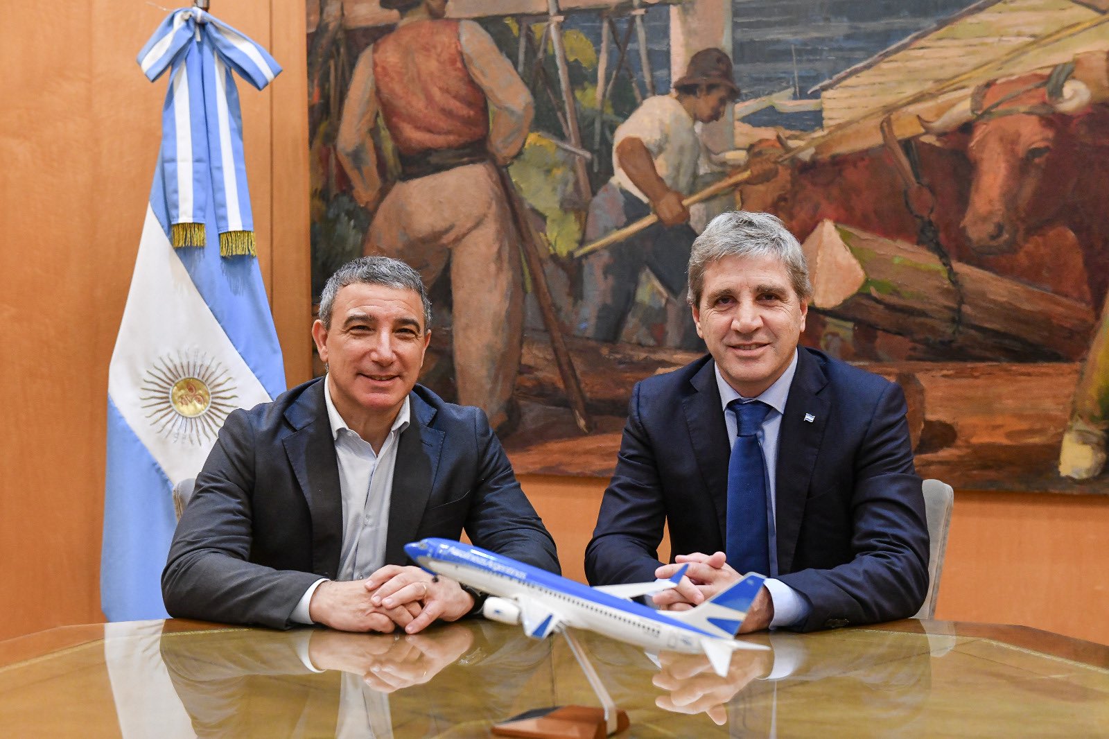 Aerolíneas Argentinas sigue en verde y pagará el impuesto a las ganancias por primera vez en su historia Aerolíneas Argentinas sigue en verde y pagará el impuesto a las ganancias por primera vez en su historia