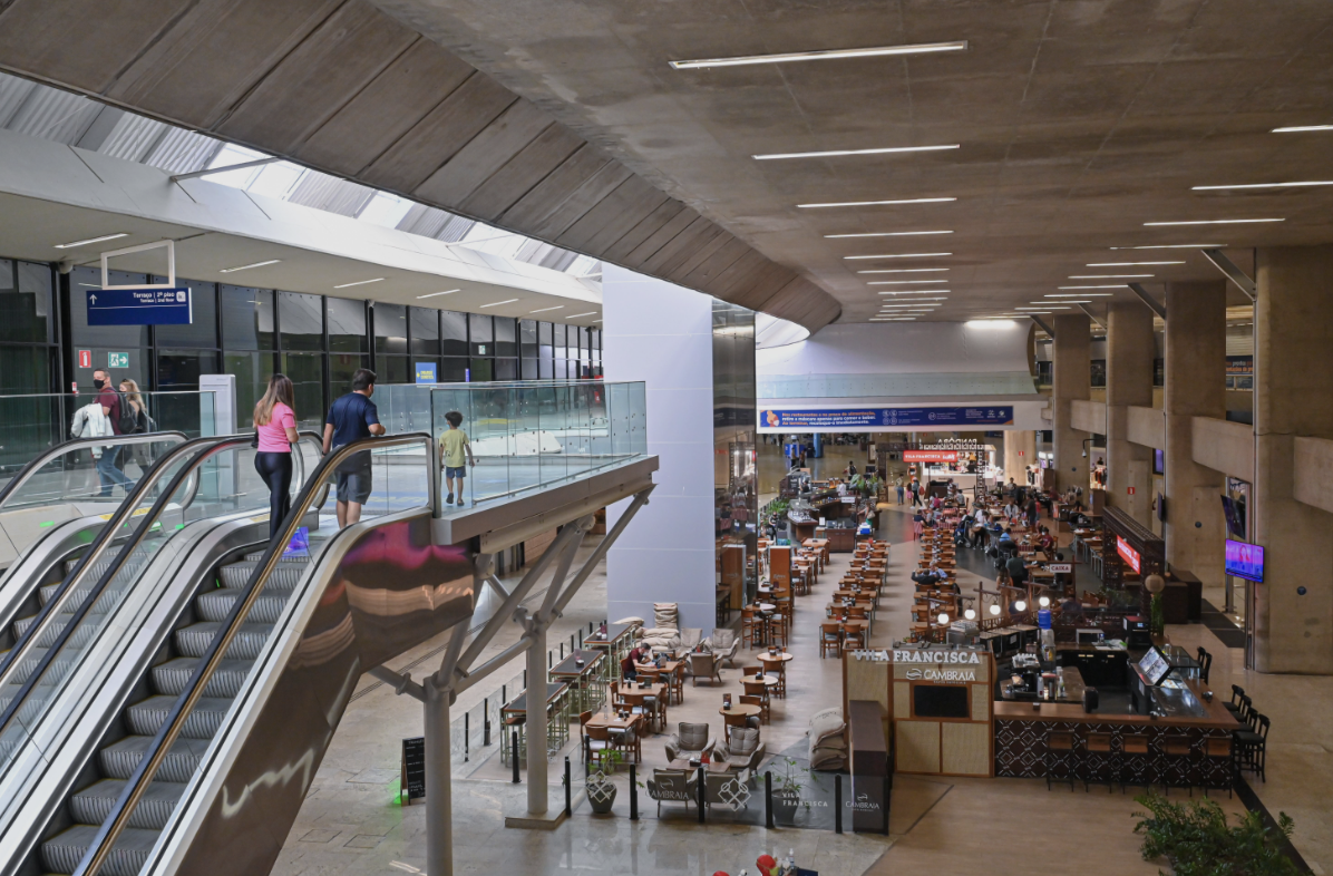 Zurich Airport vende fatia no Aeroporto de Confins para a mexicana ASUR por R$ 109,5 mi Zurich Airport vende fatia no Aeroporto de Confins para a mexicana ASUR por R$ 109,5 mi