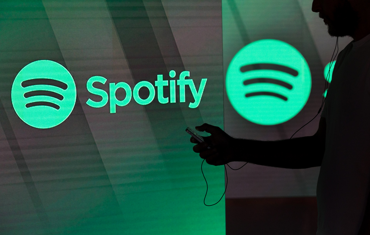 Spotify refuerza medidas para frenar reproducciones artificiales y fraudes impulsados por IA Spotify refuerza medidas para frenar reproducciones artificiales y fraudes impulsados por IA