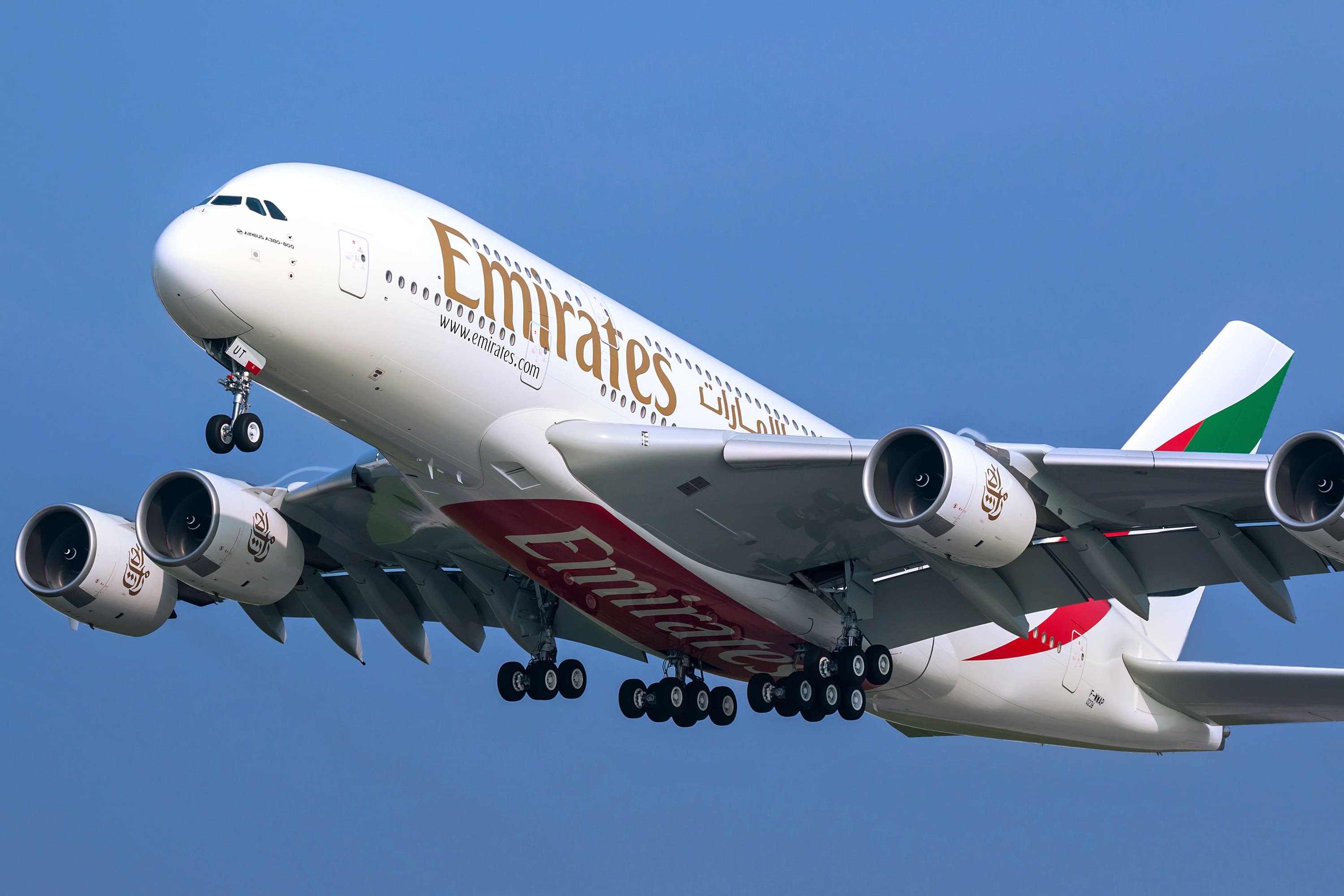 Por que a Emirates decidiu apostar no superjumbo A380 na contramão de rivais
